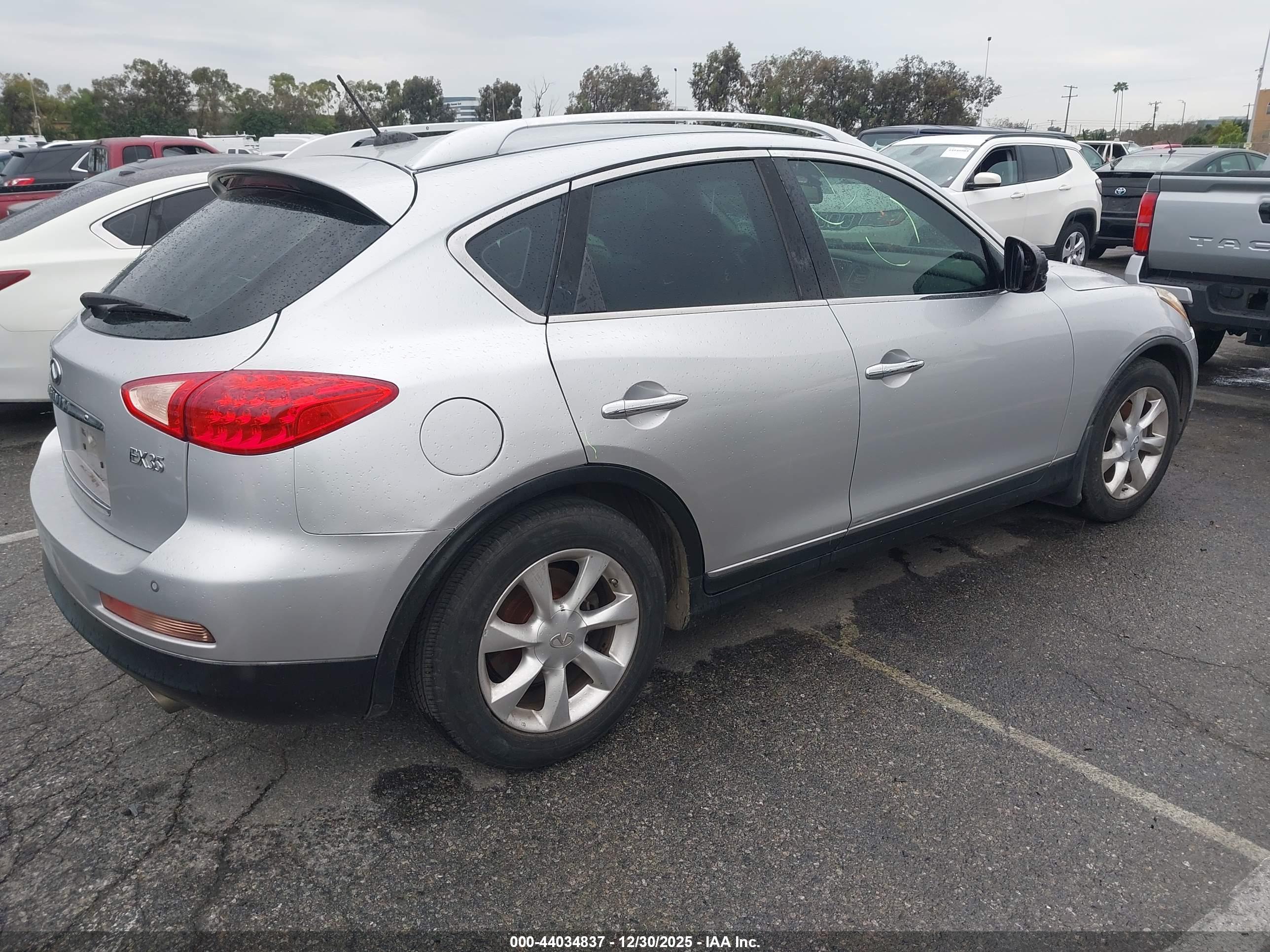 INFINITI EX35 image 4