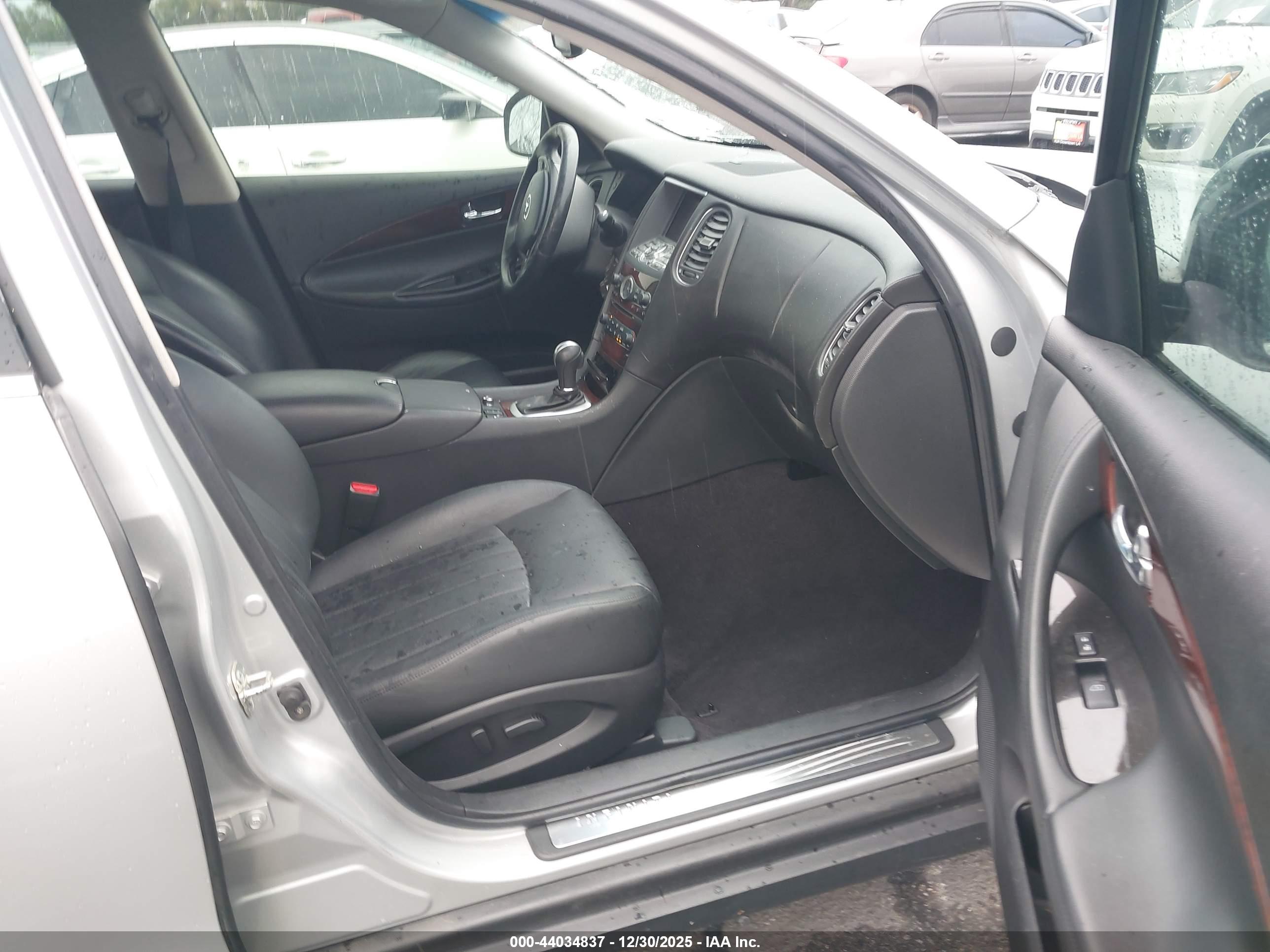 INFINITI EX35 image 5