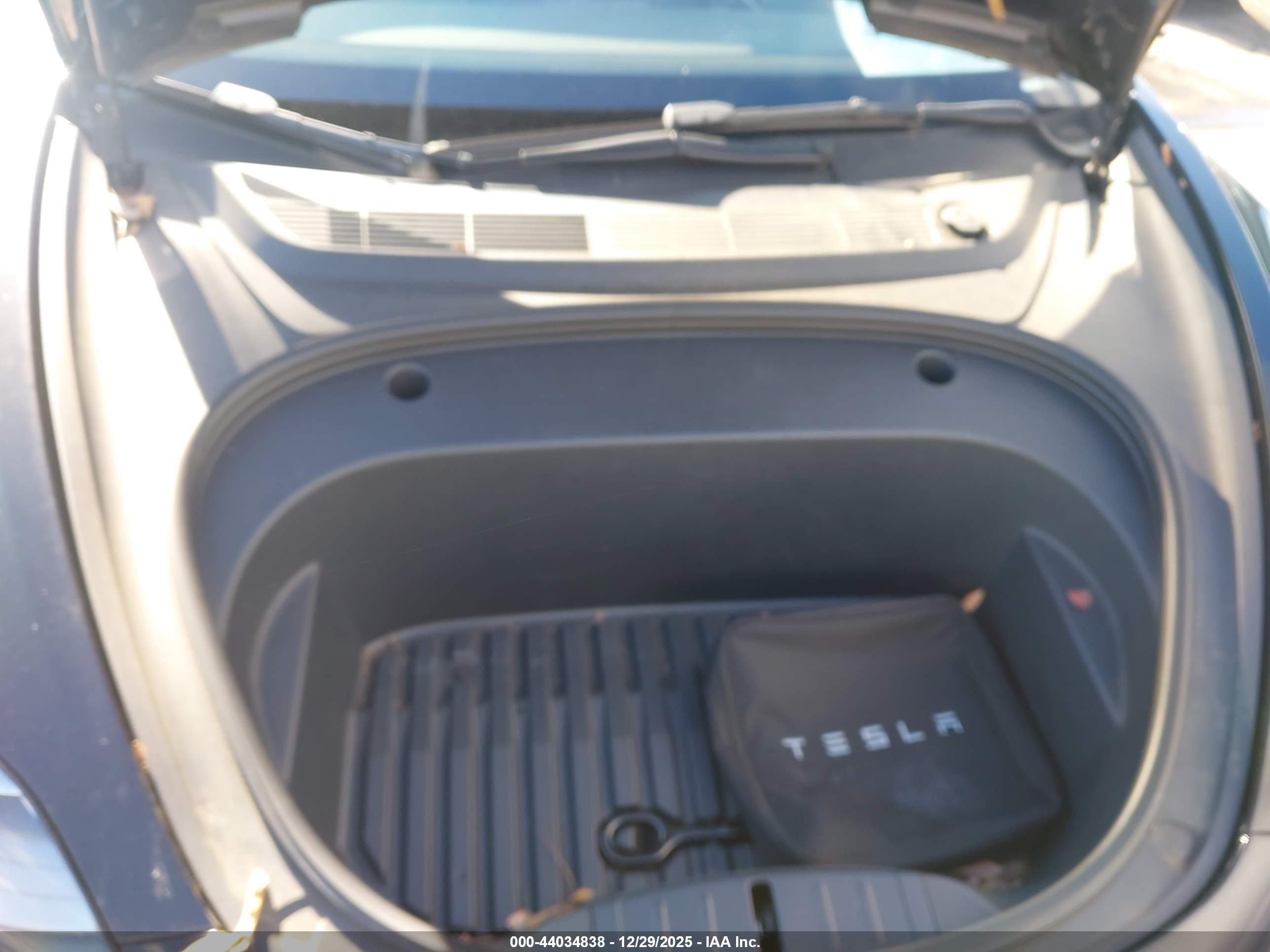 TESLA MODEL image 10