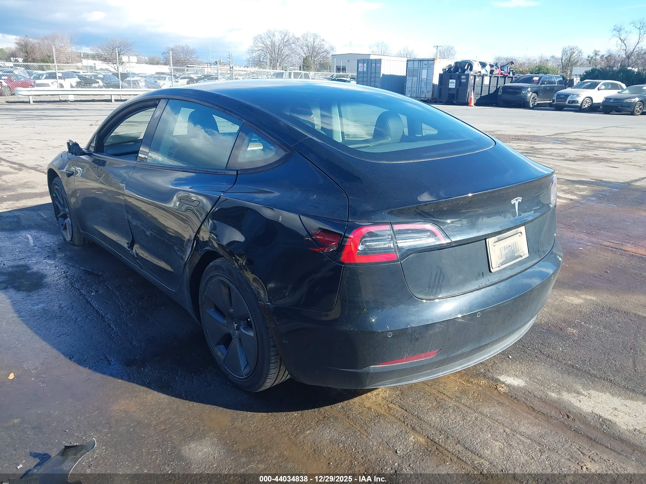 TESLA MODEL image 3