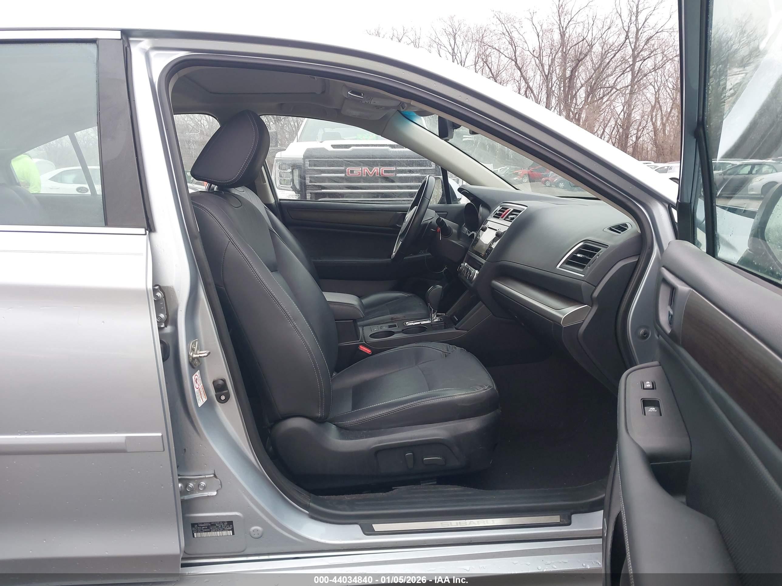 SUBARU LEGACY image 5