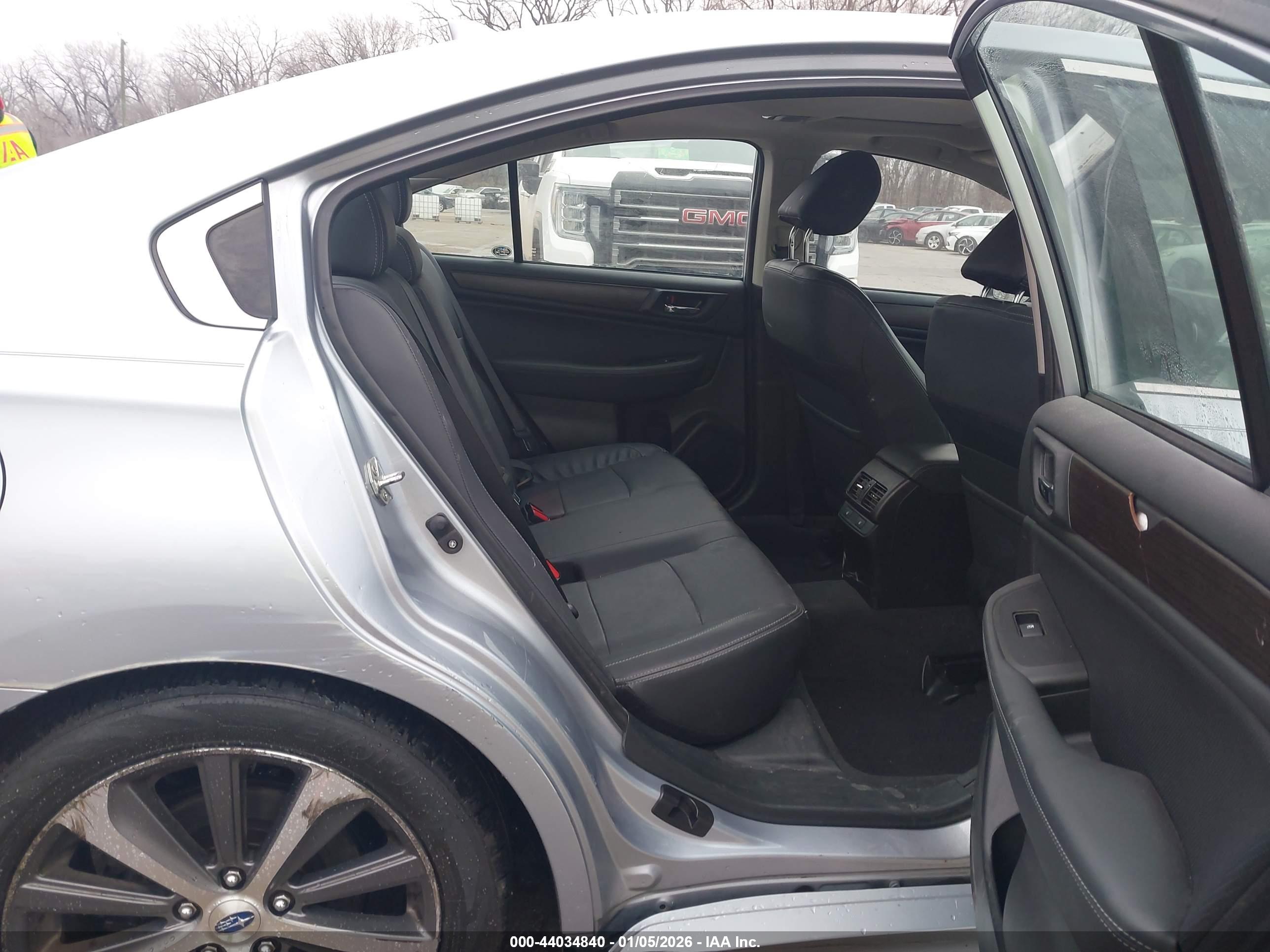 SUBARU LEGACY image 8