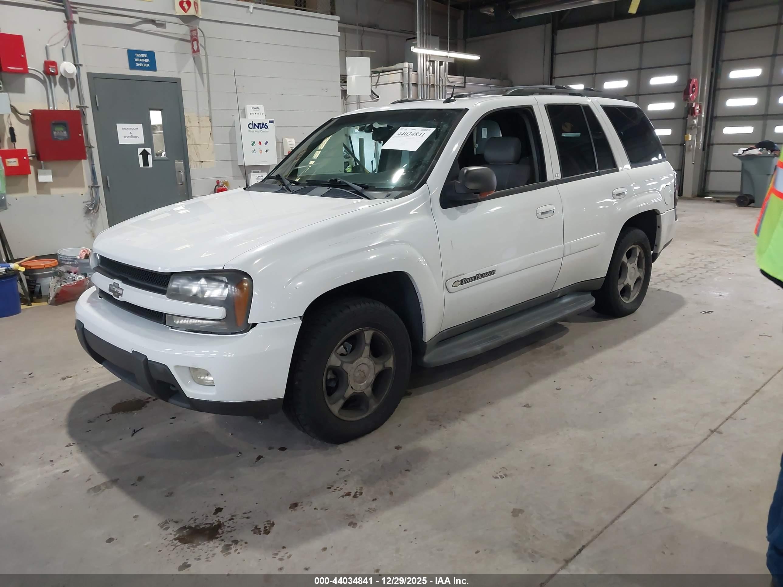 CHEVROLET TRAILBLAZER image 2