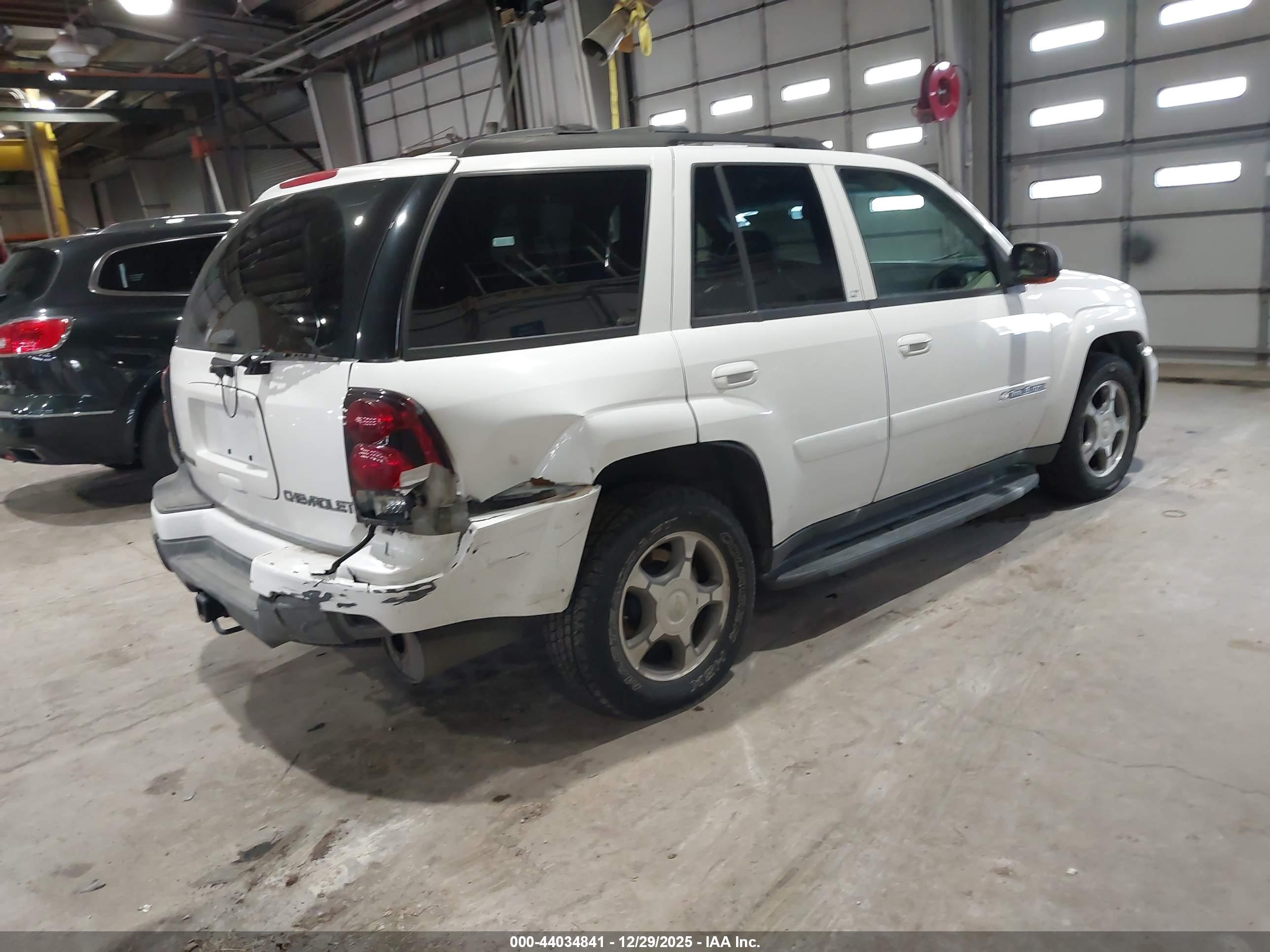 CHEVROLET TRAILBLAZER image 4