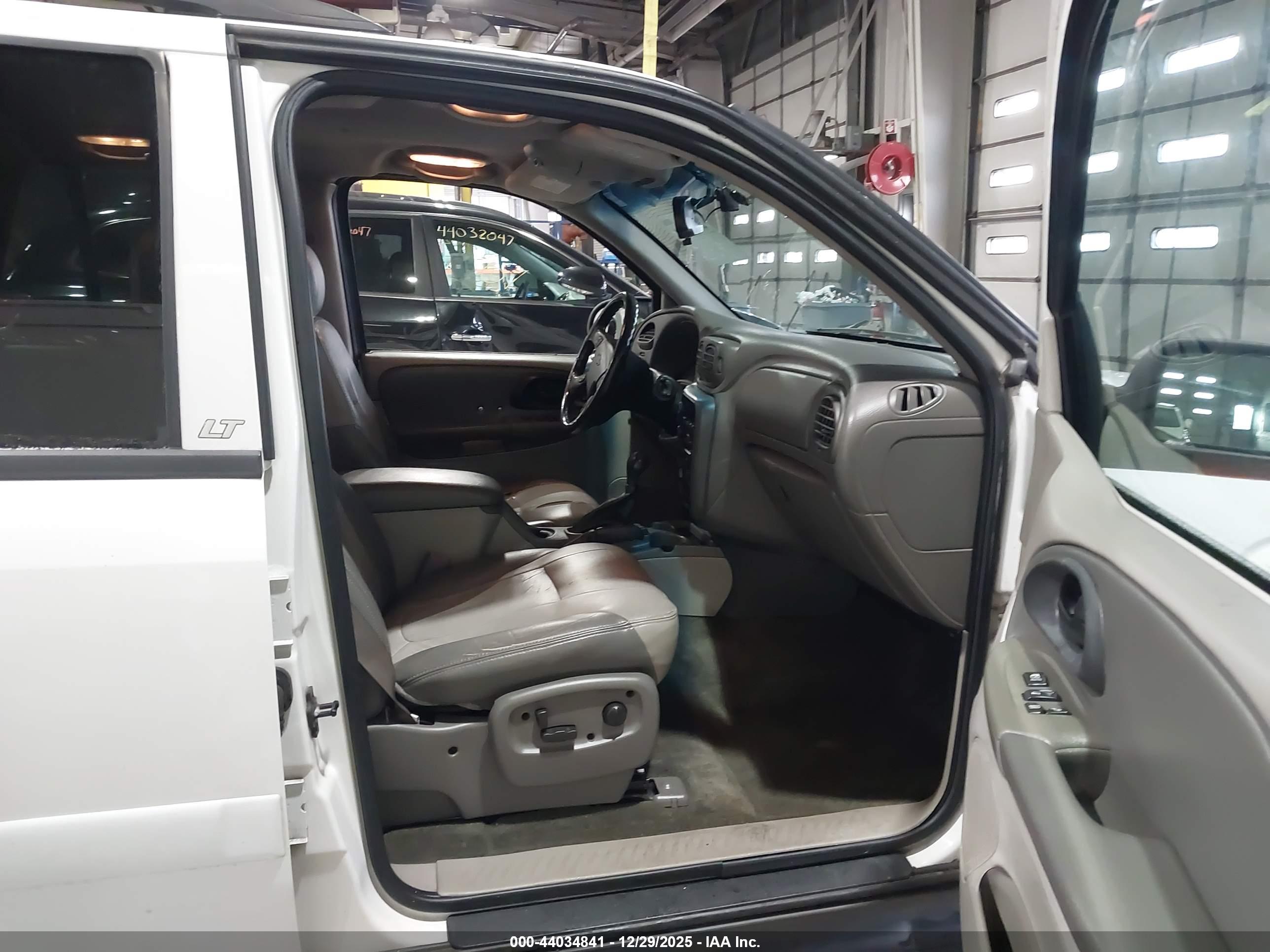 CHEVROLET TRAILBLAZER image 5