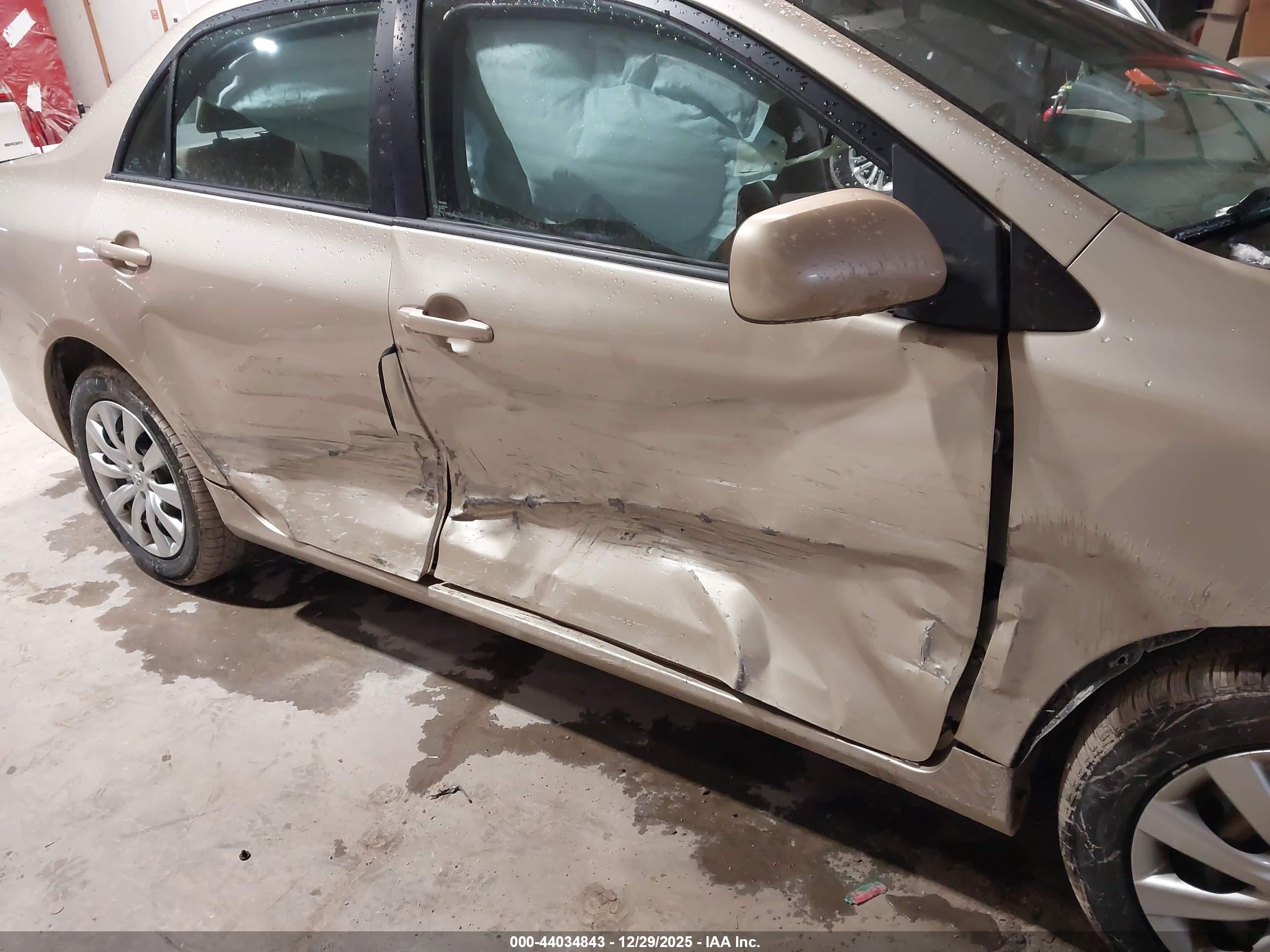 TOYOTA COROLLA image 6