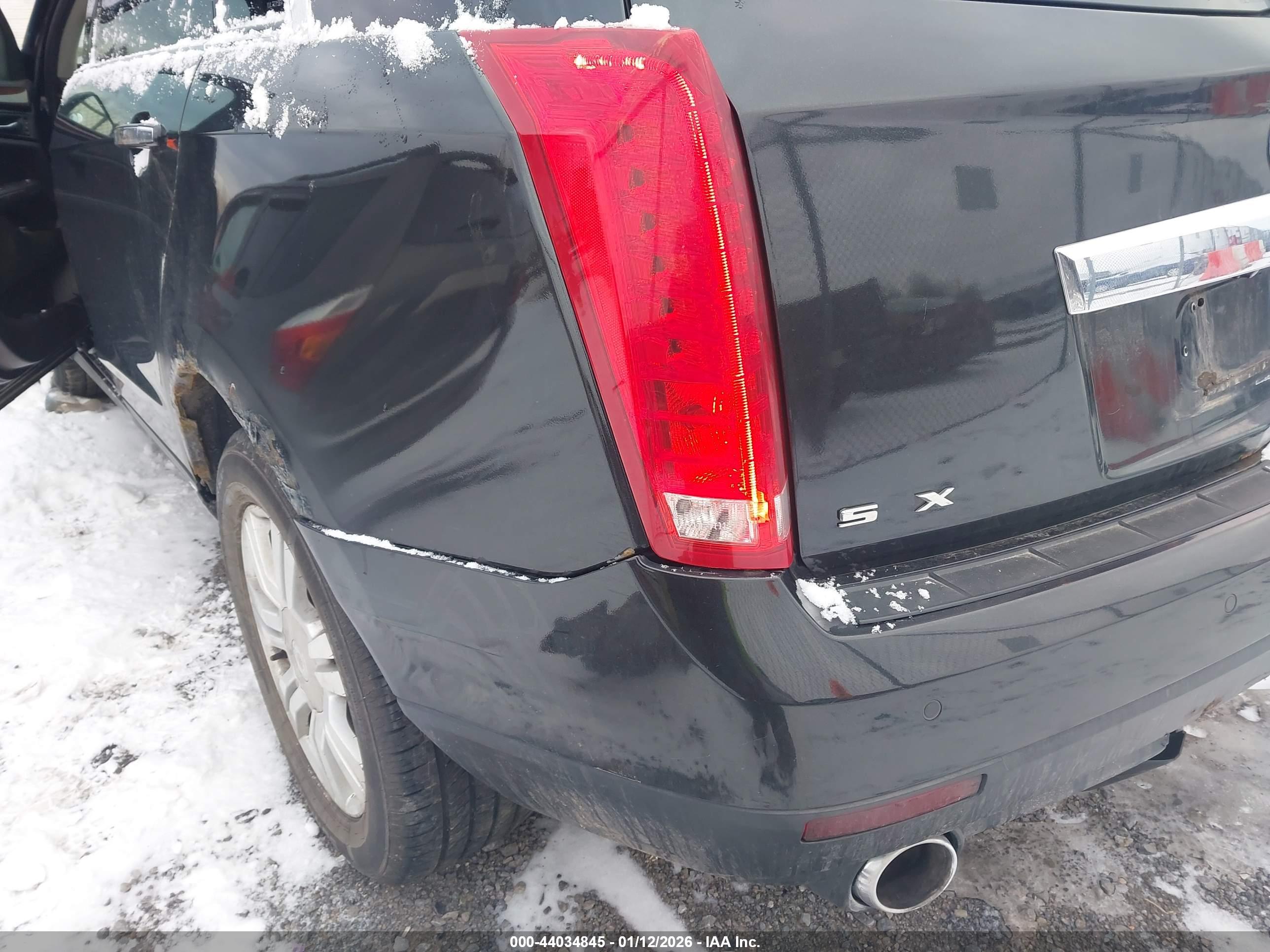 CADILLAC SRX image 6