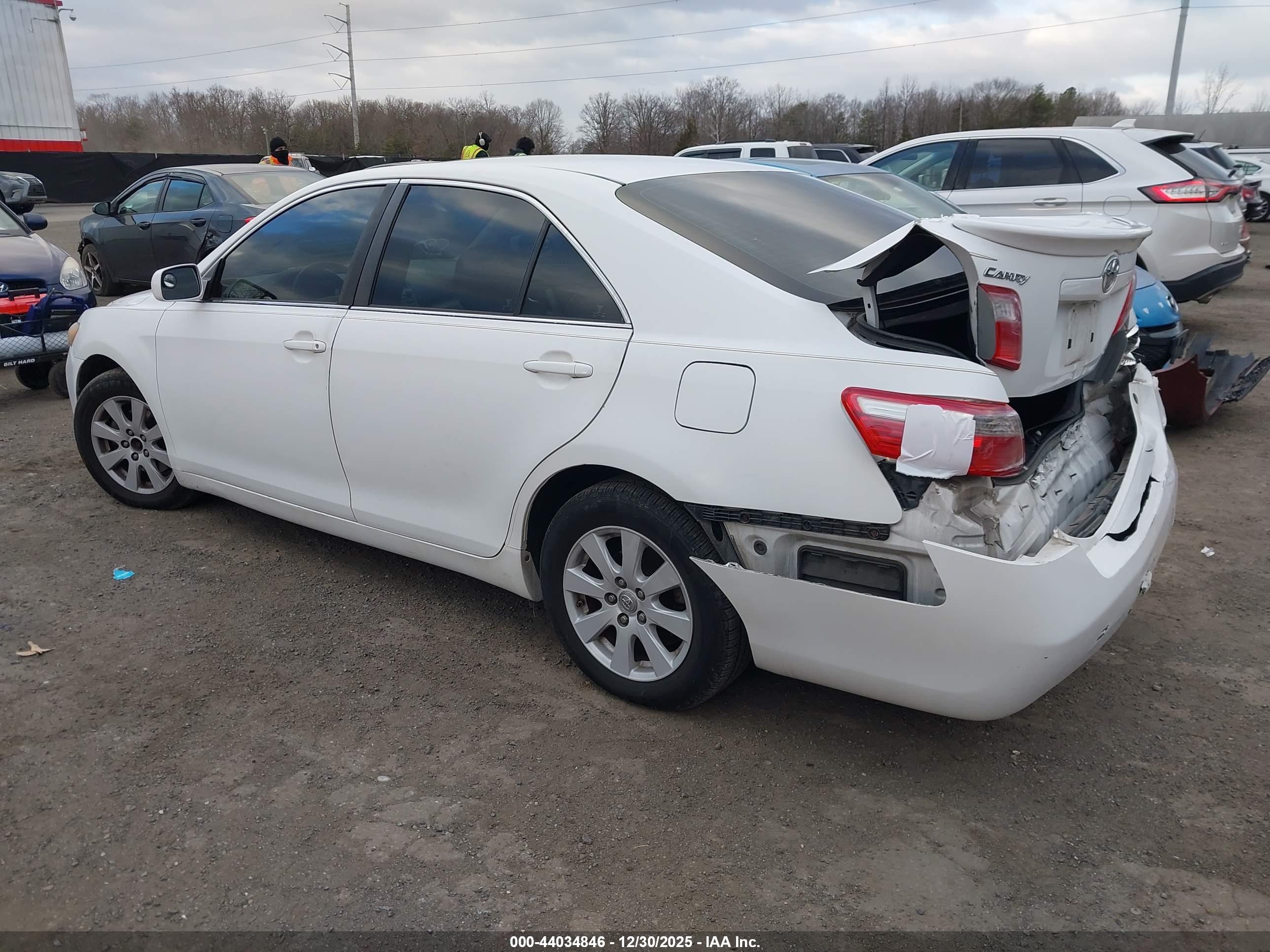 TOYOTA CAMRY image 3