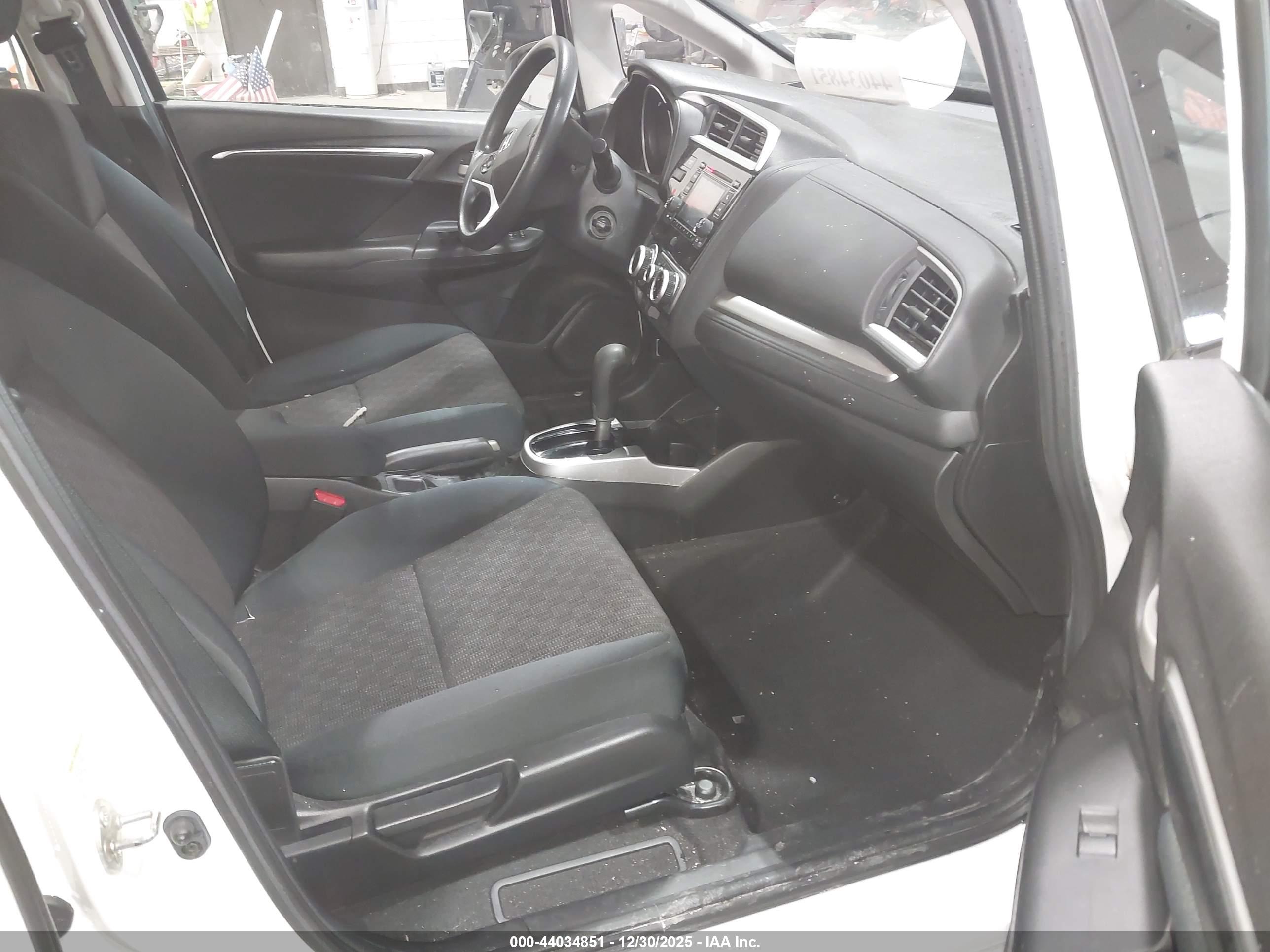 HONDA FIT image 5