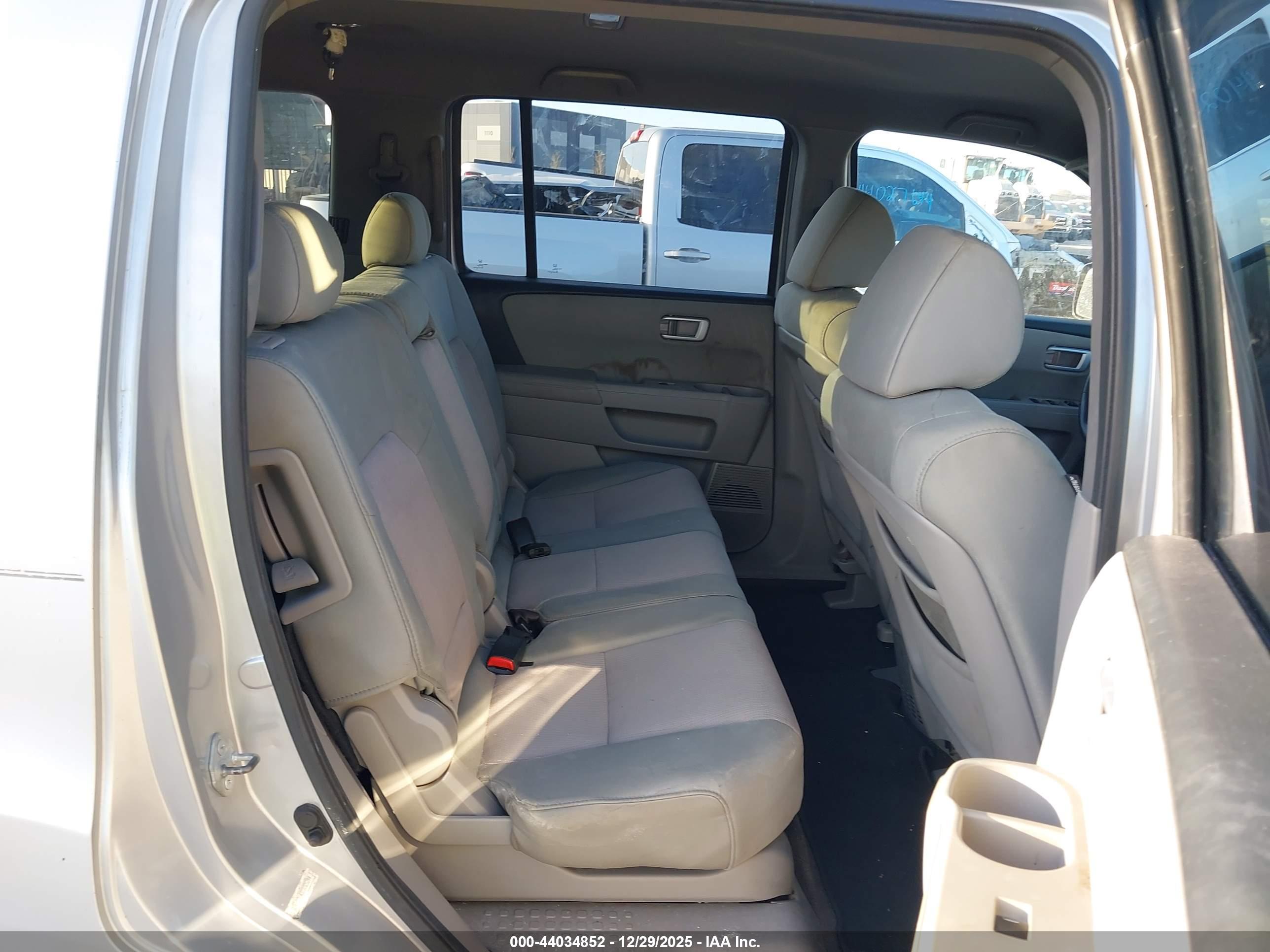 HONDA PILOT image 8