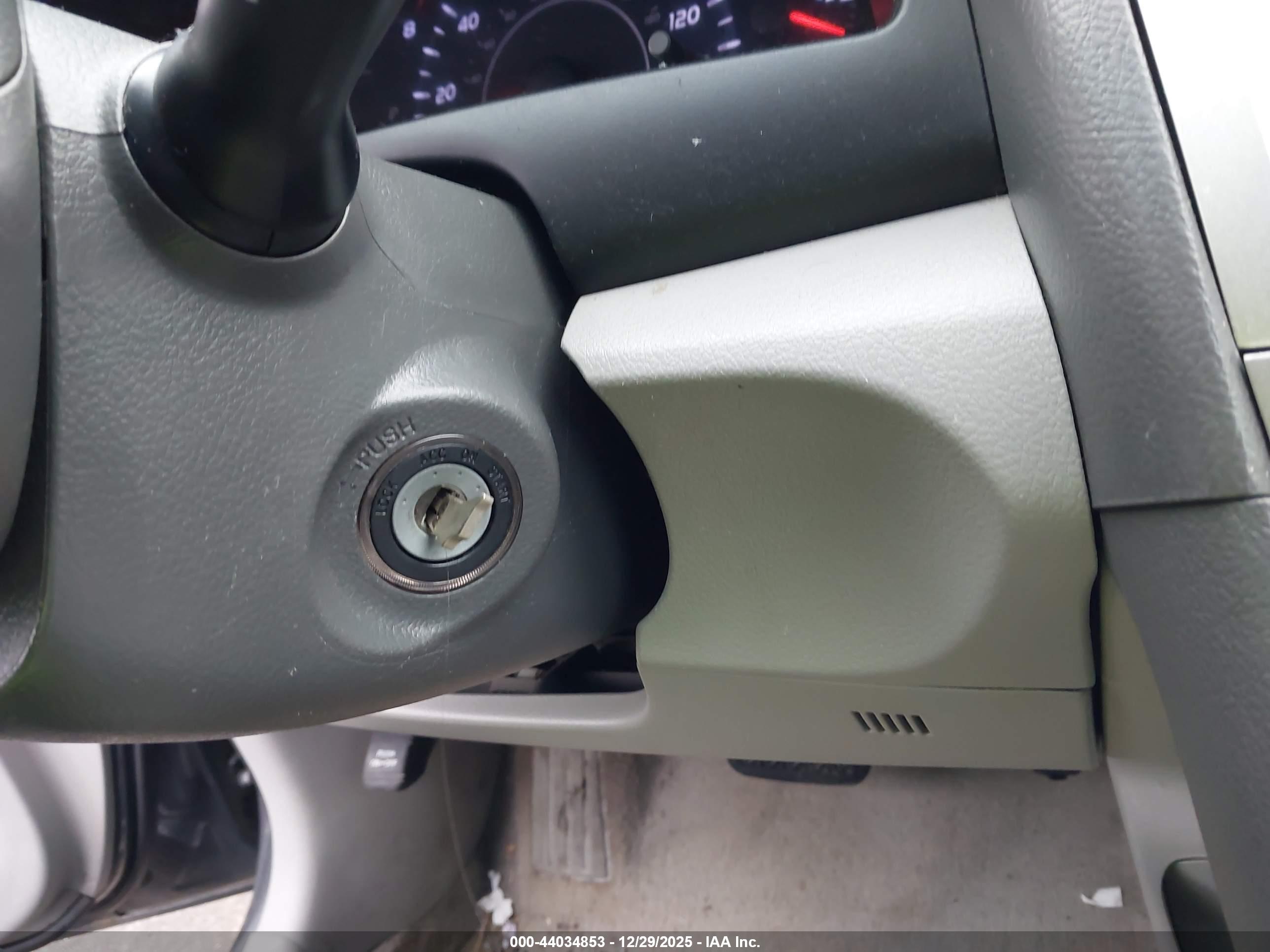 TOYOTA CAMRY image 11