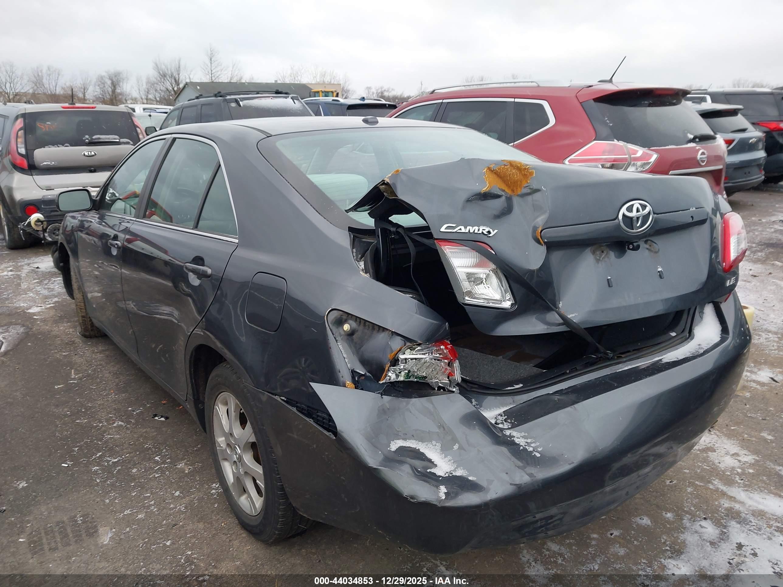 TOYOTA CAMRY image 3