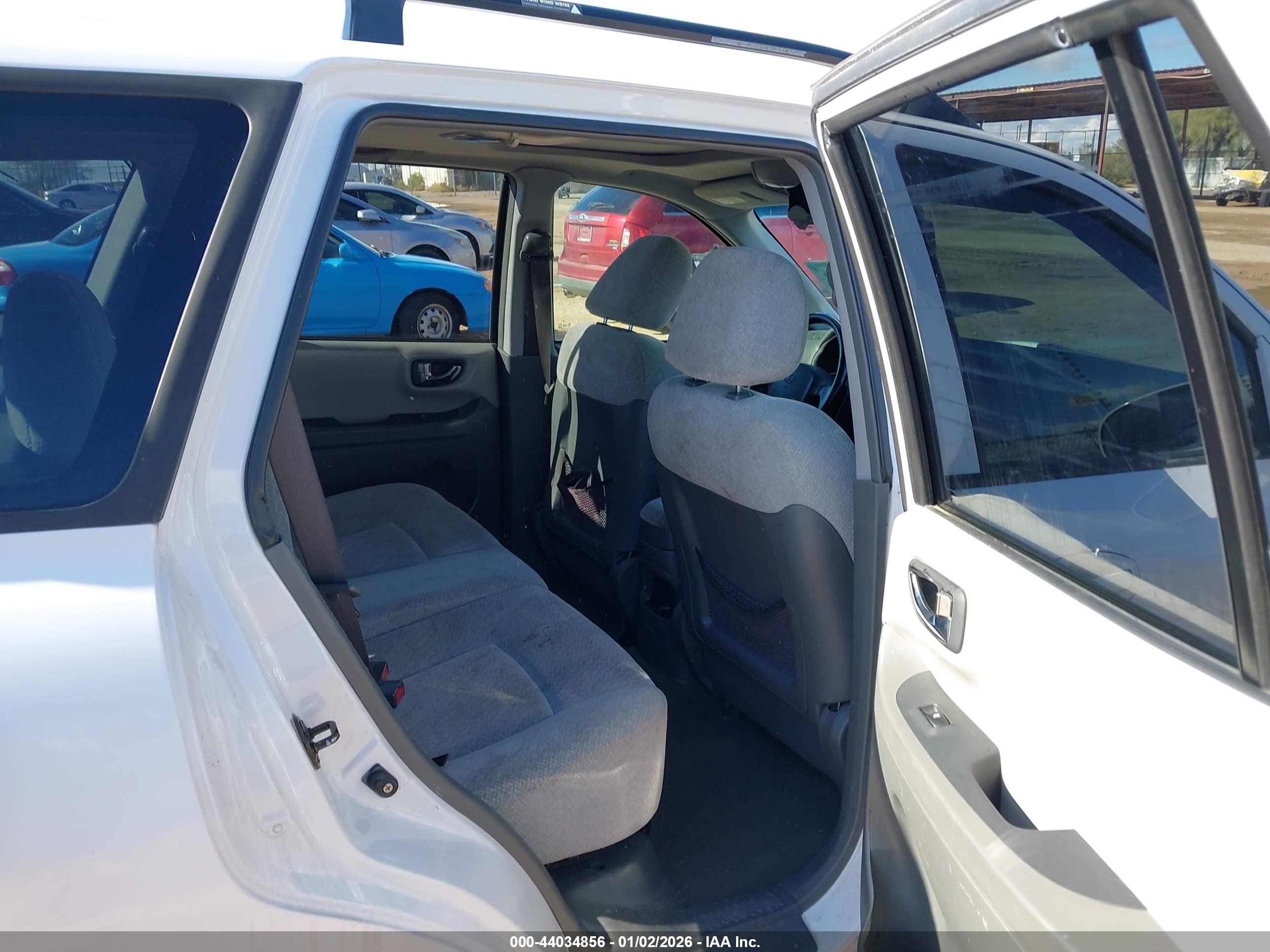 HYUNDAI SANTA image 8