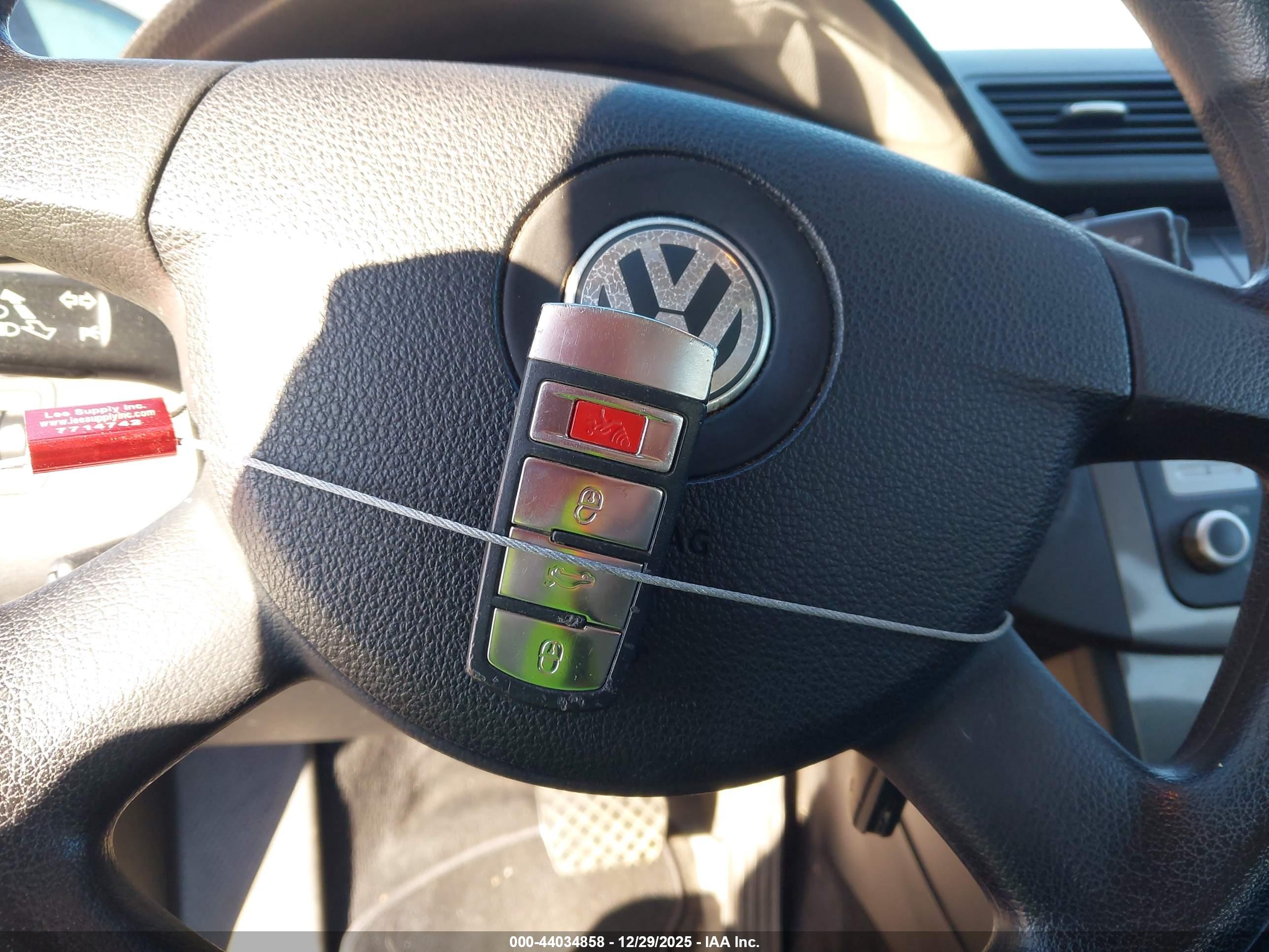 VOLKSWAGEN PASSAT image 11
