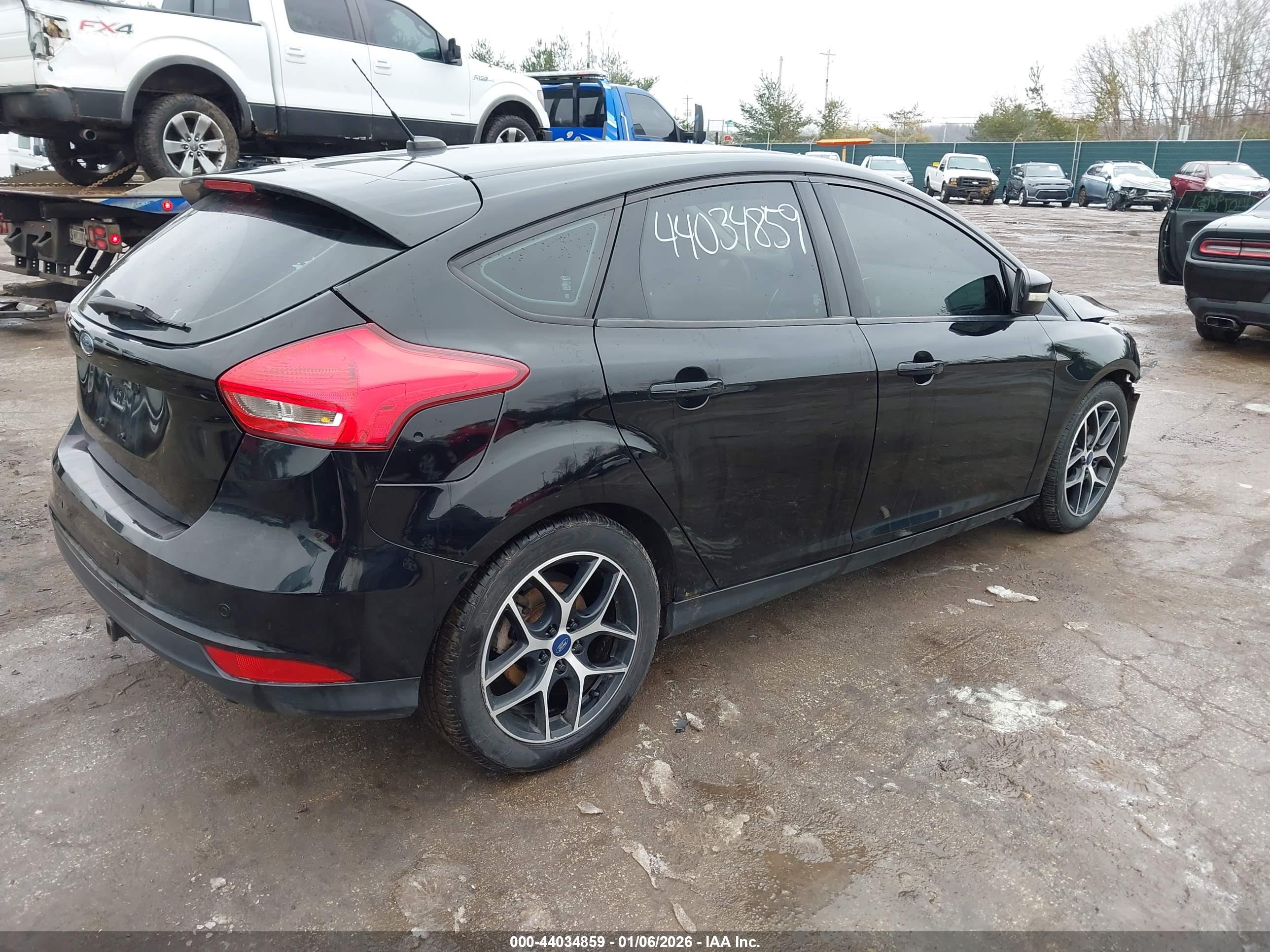 FORD FOCUS image 4