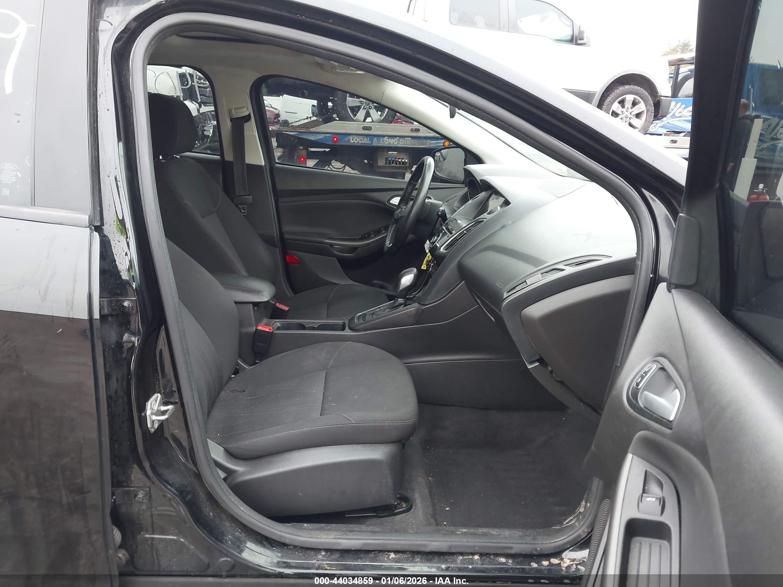 FORD FOCUS image 5