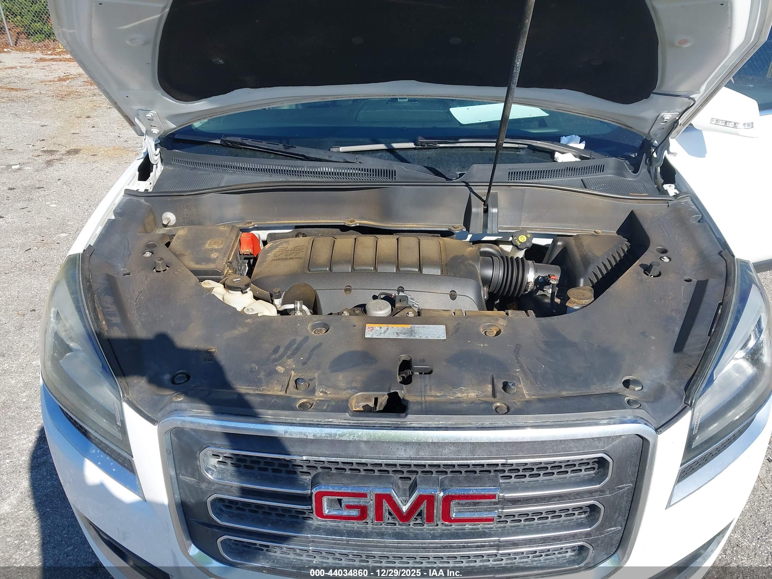 GMC ACADIA image 10