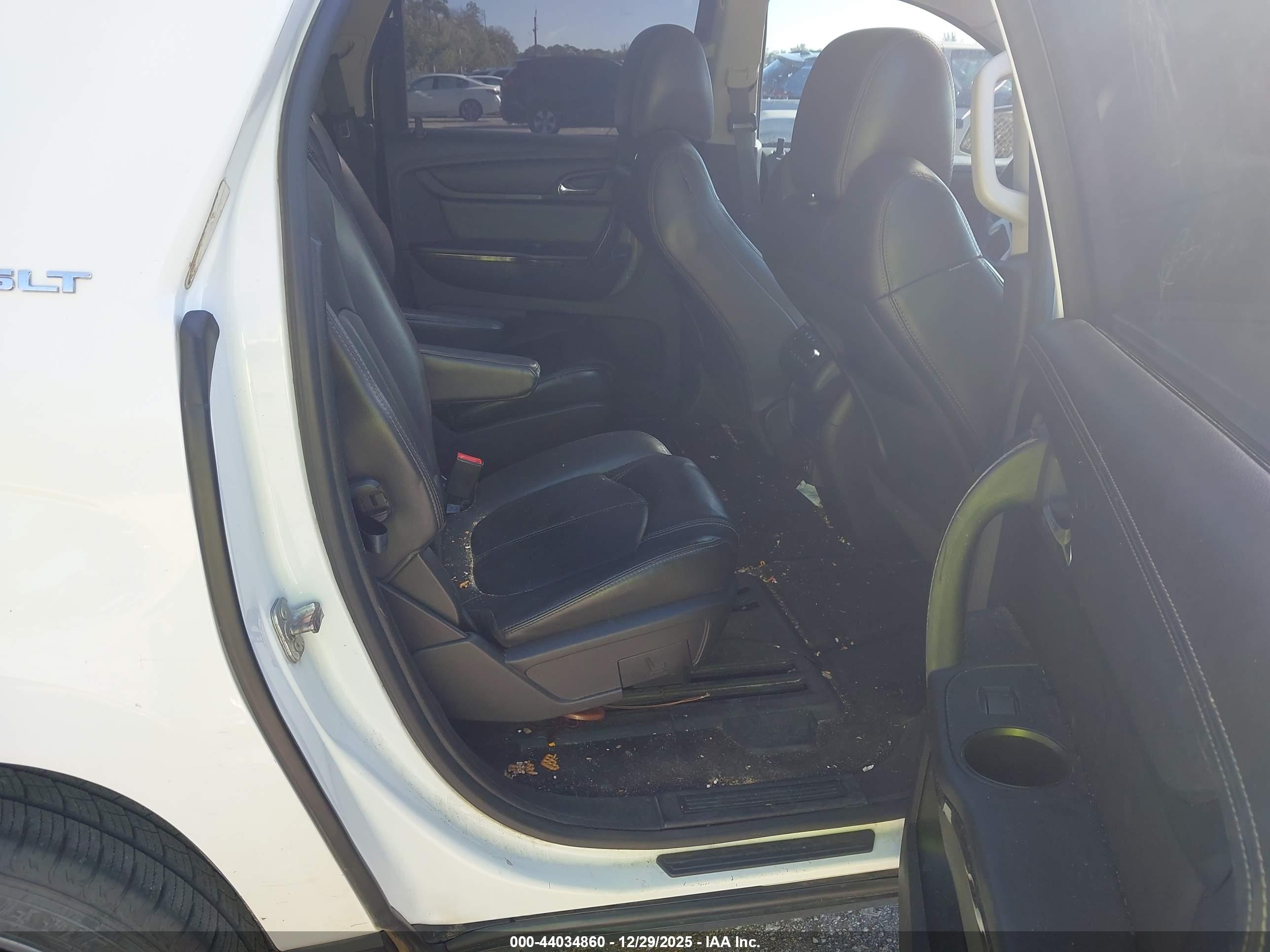 GMC ACADIA image 8