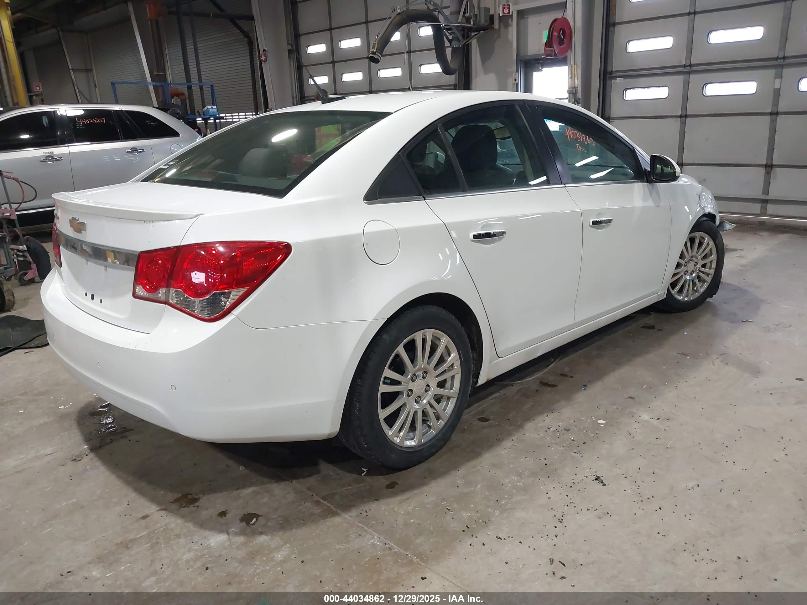 CHEVROLET CRUZE image 4