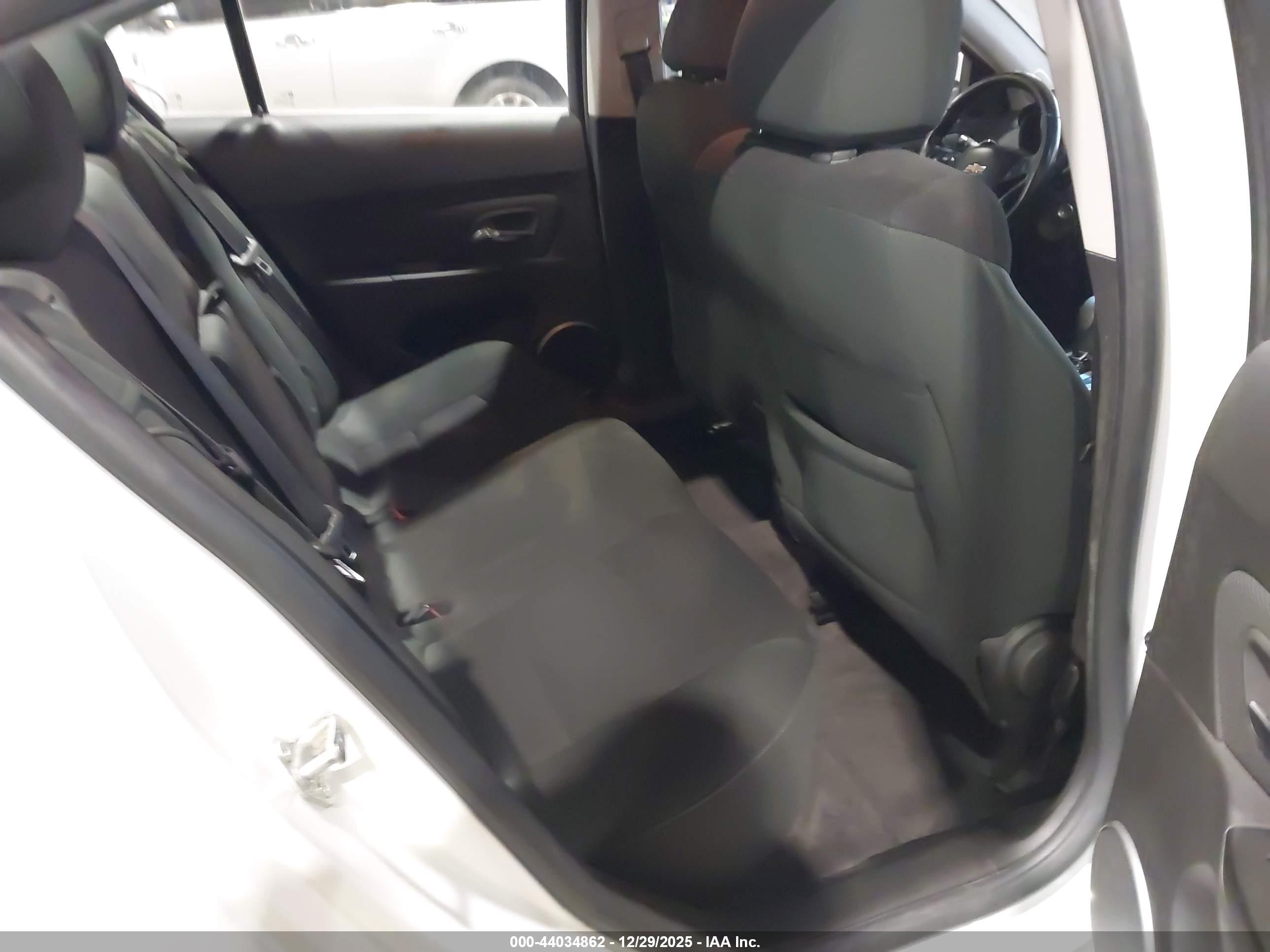 CHEVROLET CRUZE image 8