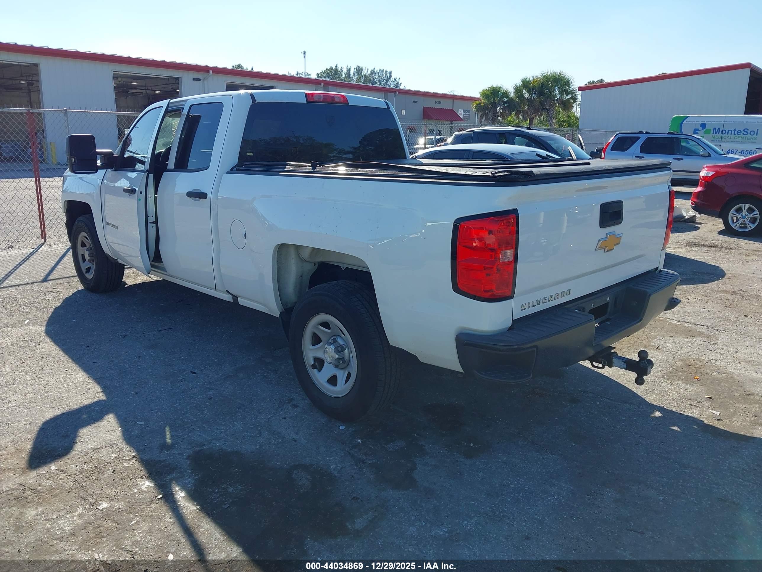 CHEVROLET SILVERADO image 3