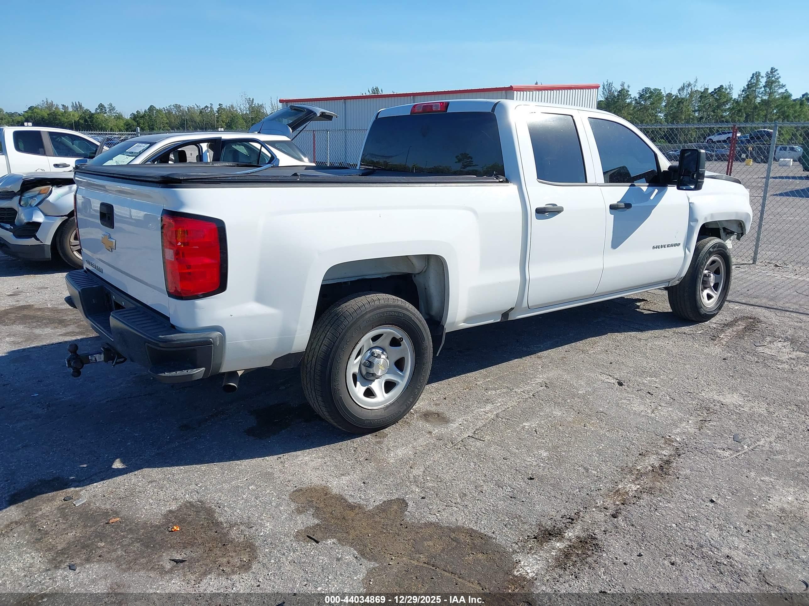 CHEVROLET SILVERADO image 4