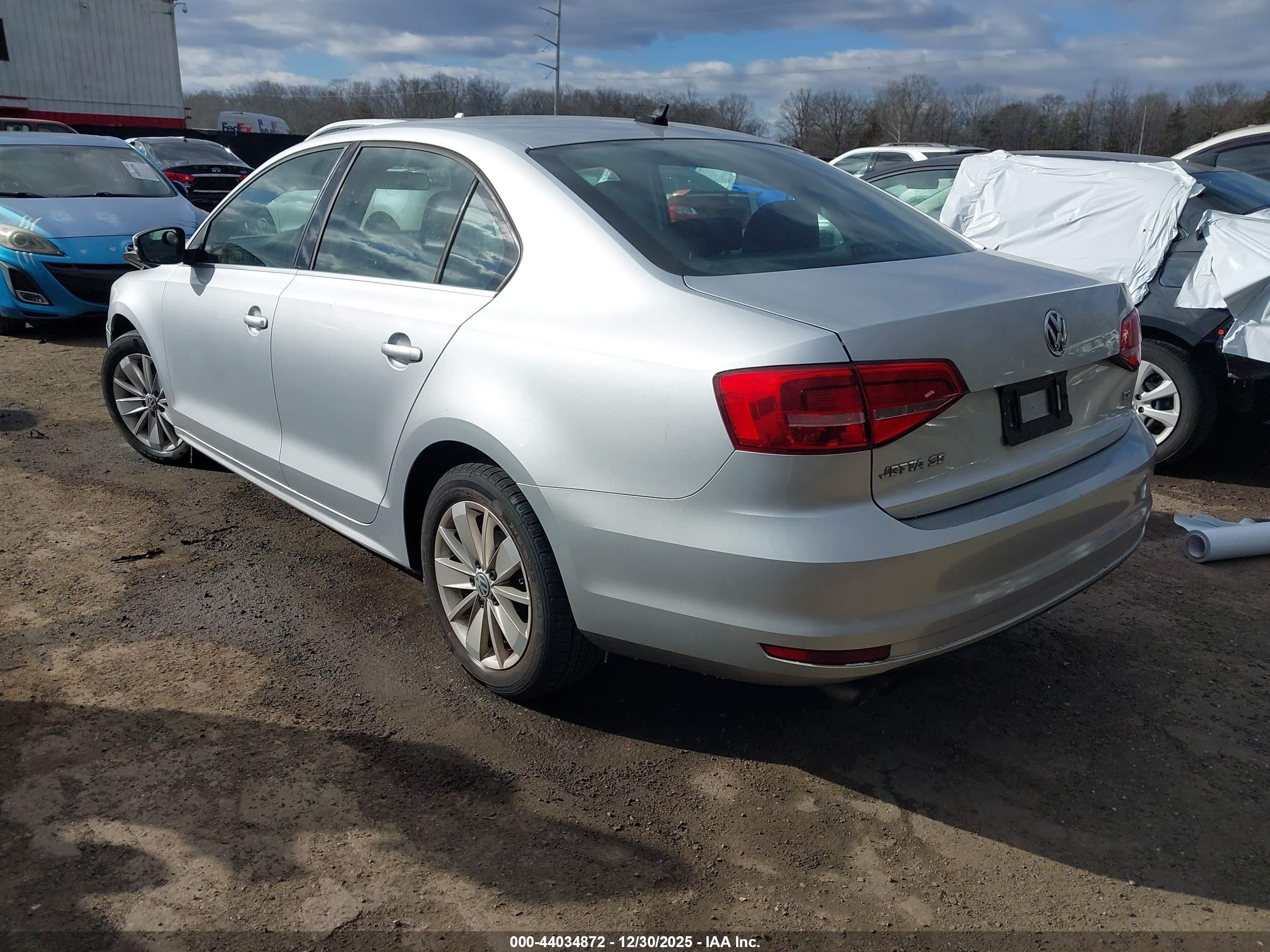 VOLKSWAGEN JETTA image 3