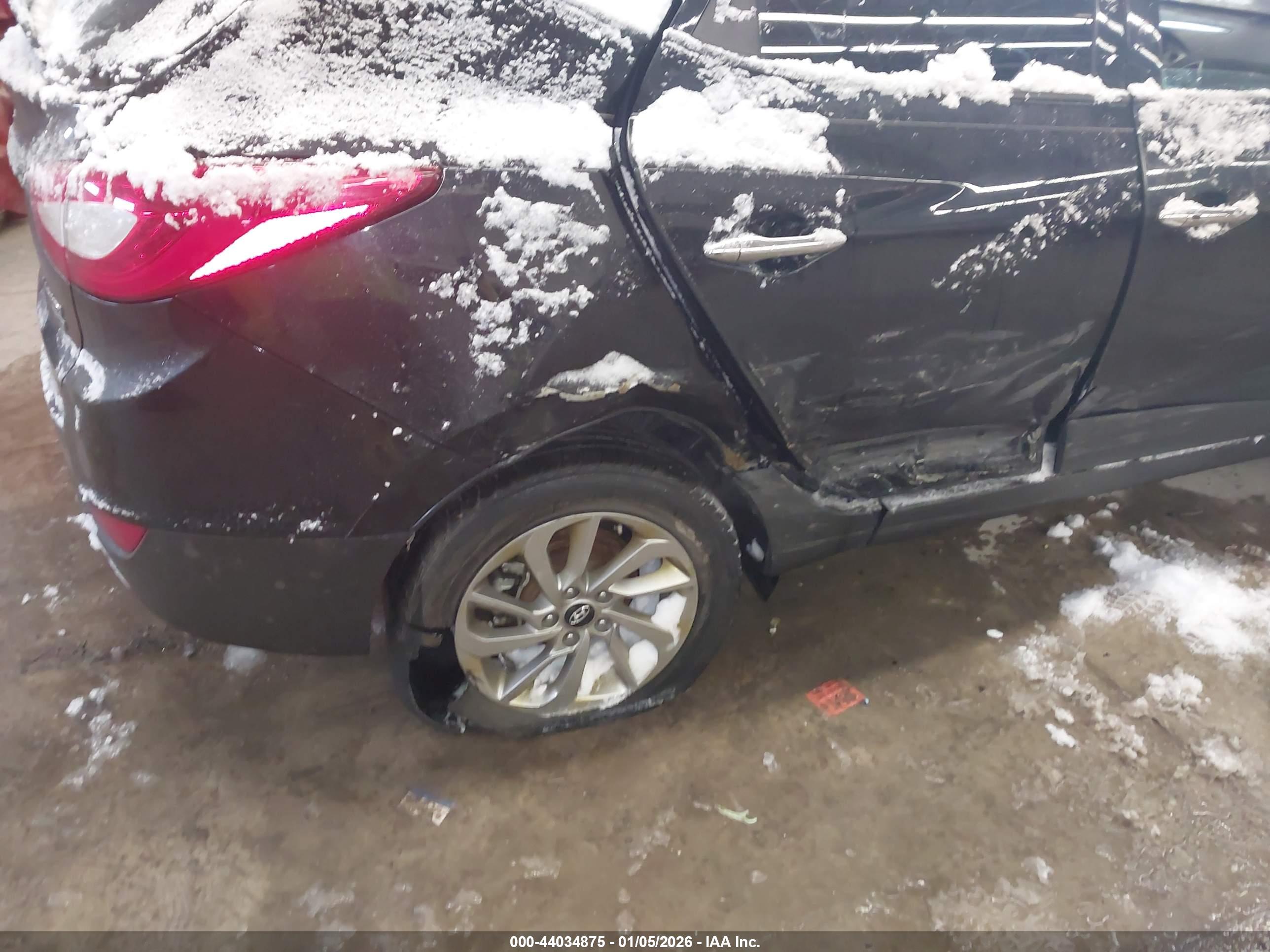 HYUNDAI TUCSON image 6