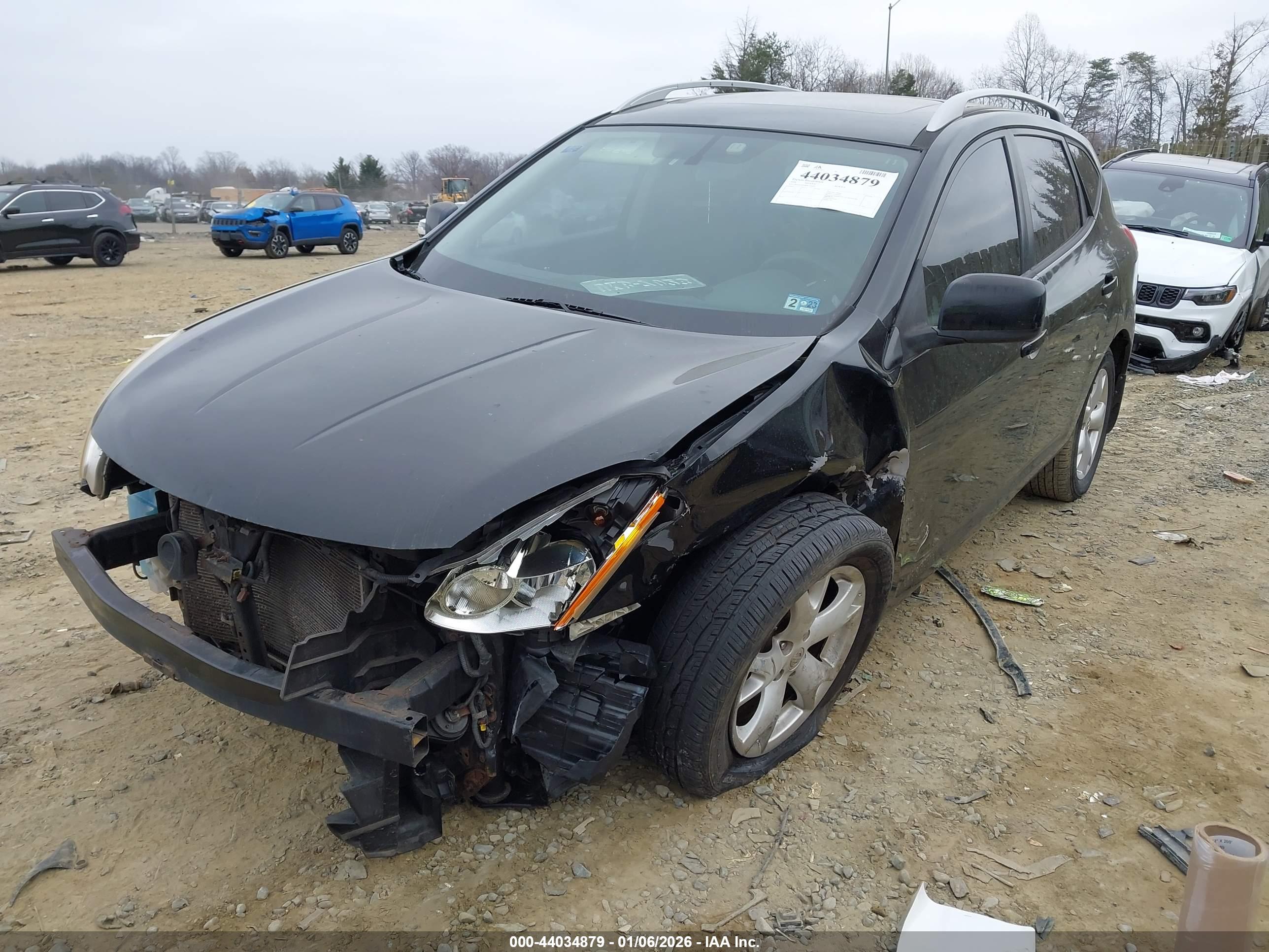 NISSAN ROGUE image 2