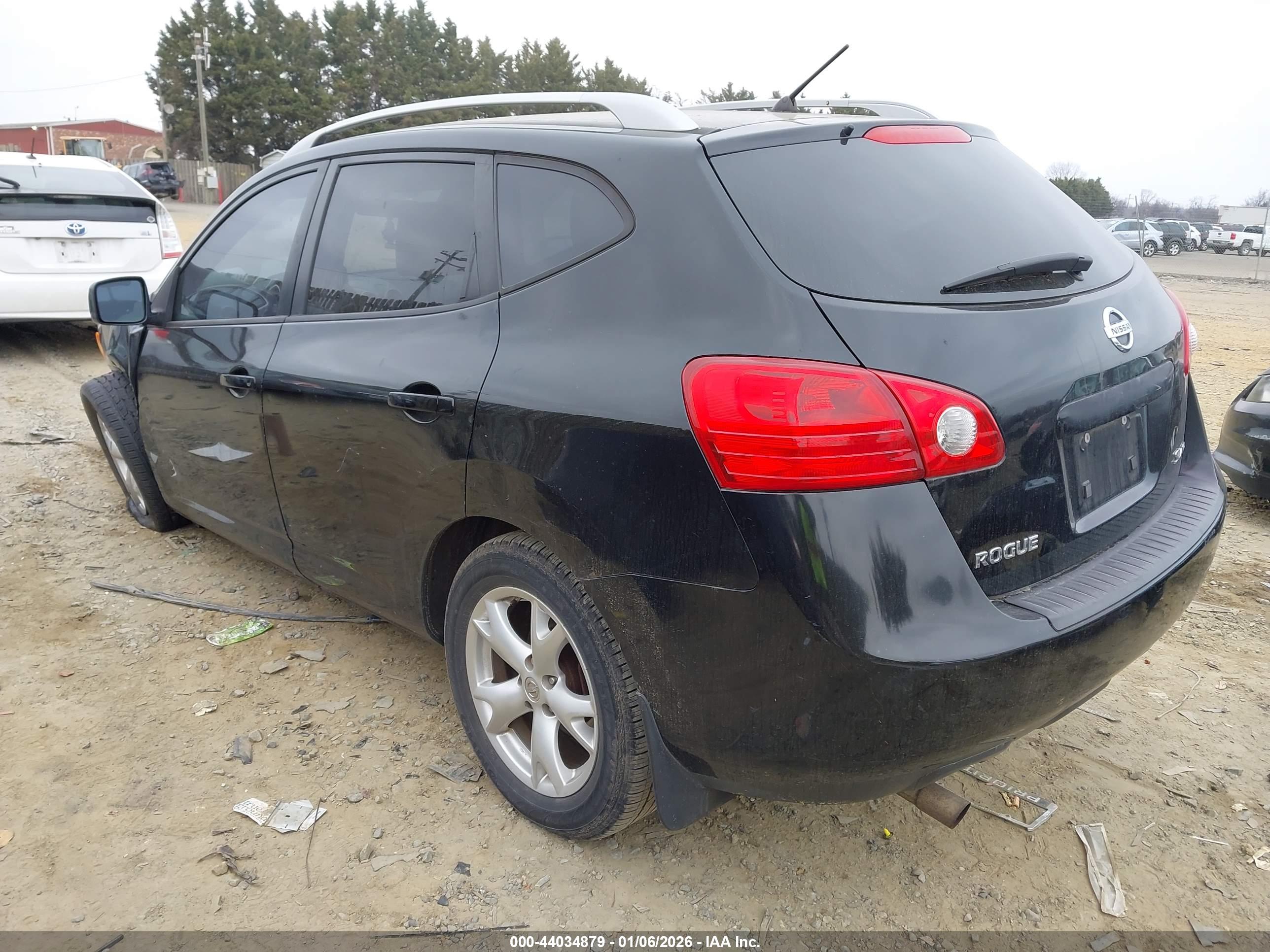 NISSAN ROGUE image 3
