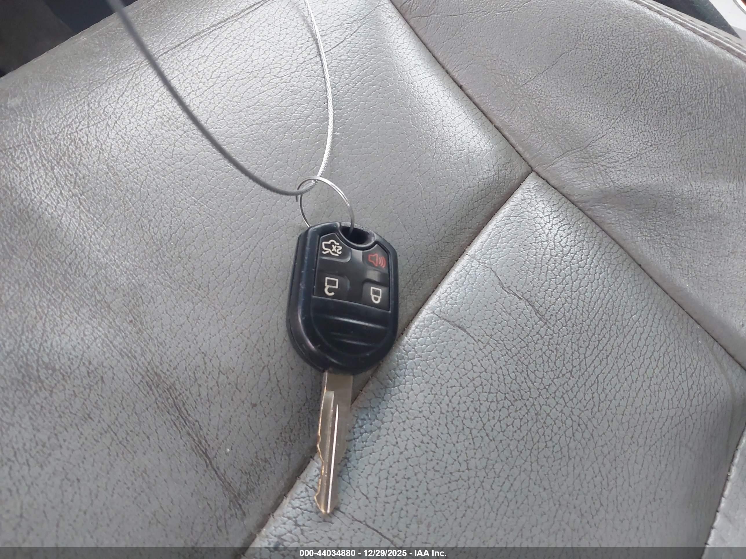 FORD FUSION image 11