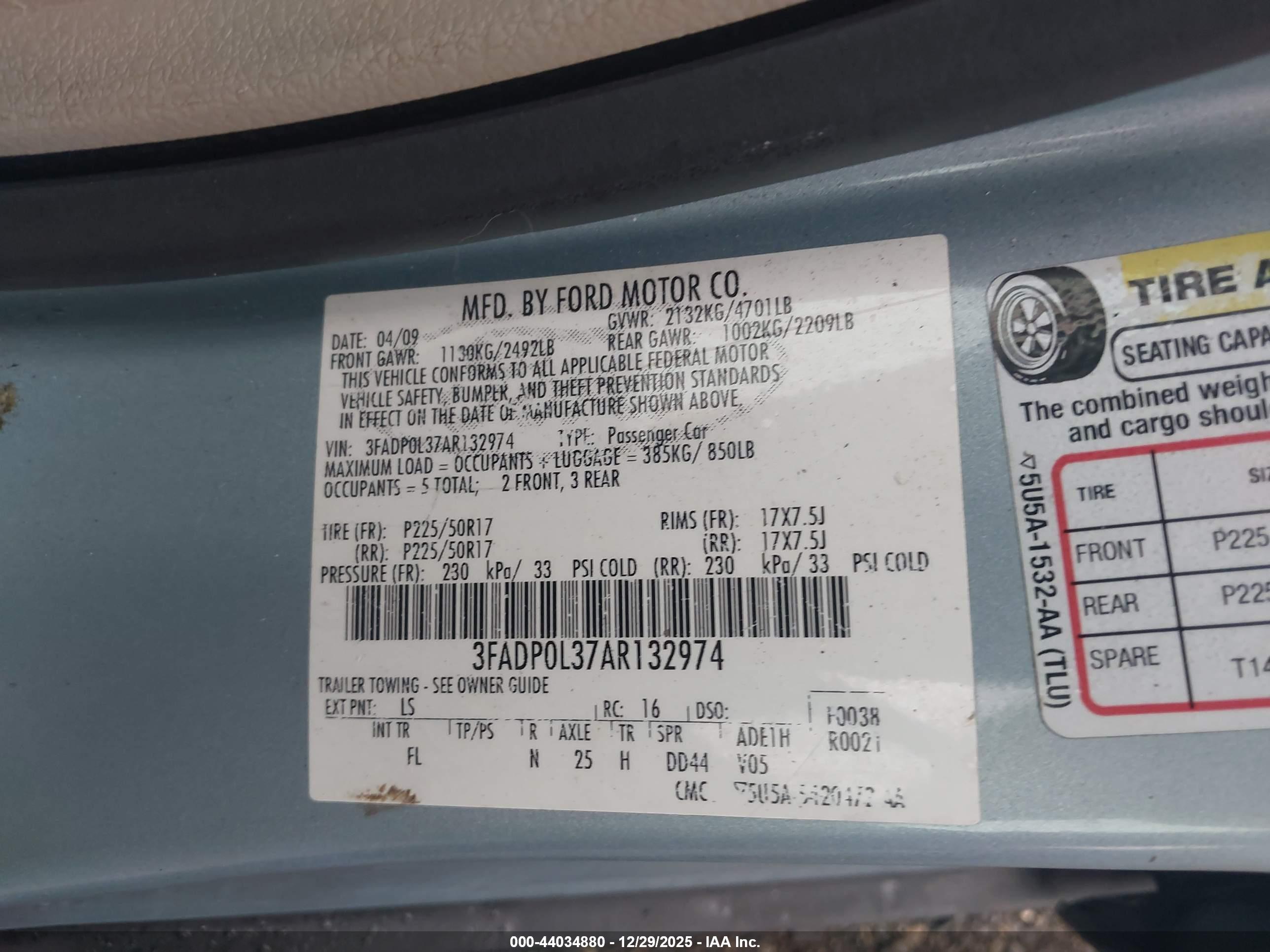 FORD FUSION image 9