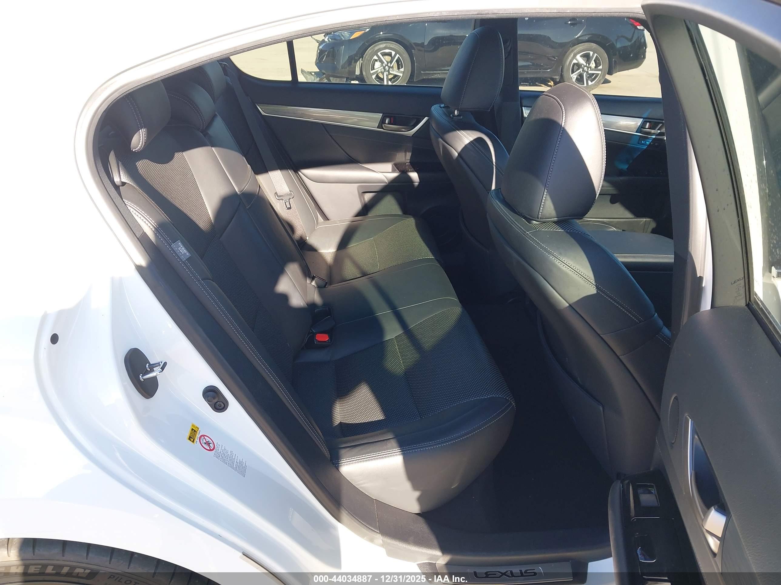 LEXUS GS image 8