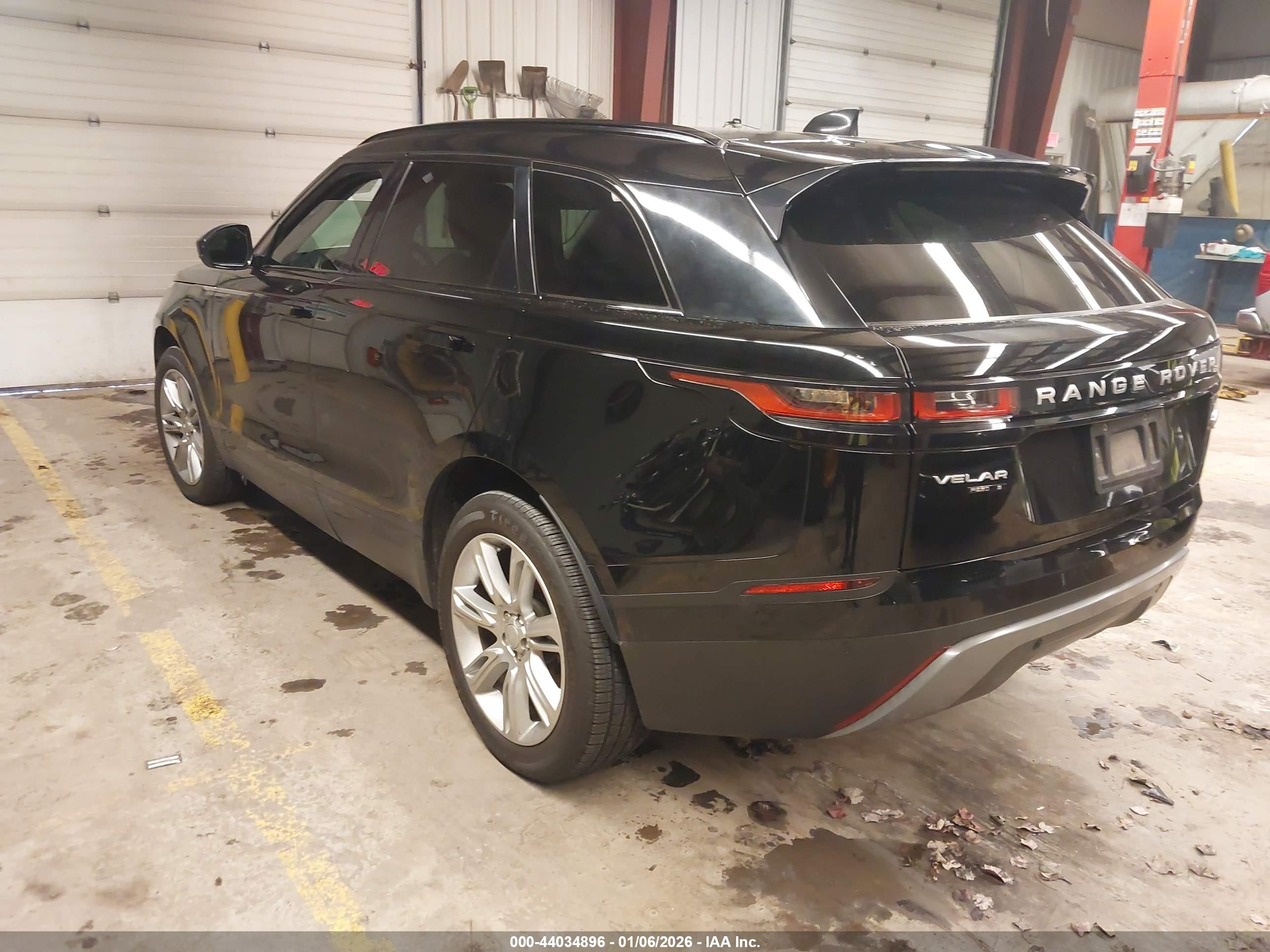 LAND ROVER image 3
