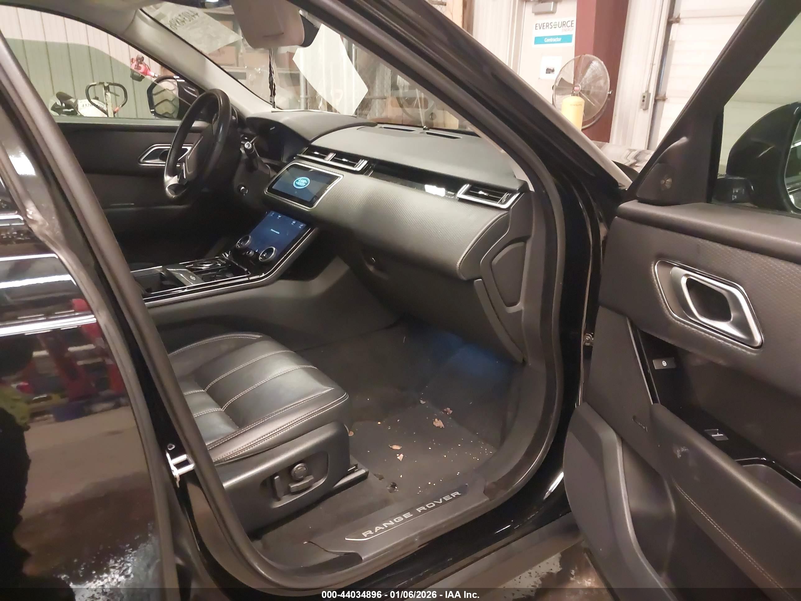 LAND ROVER image 5