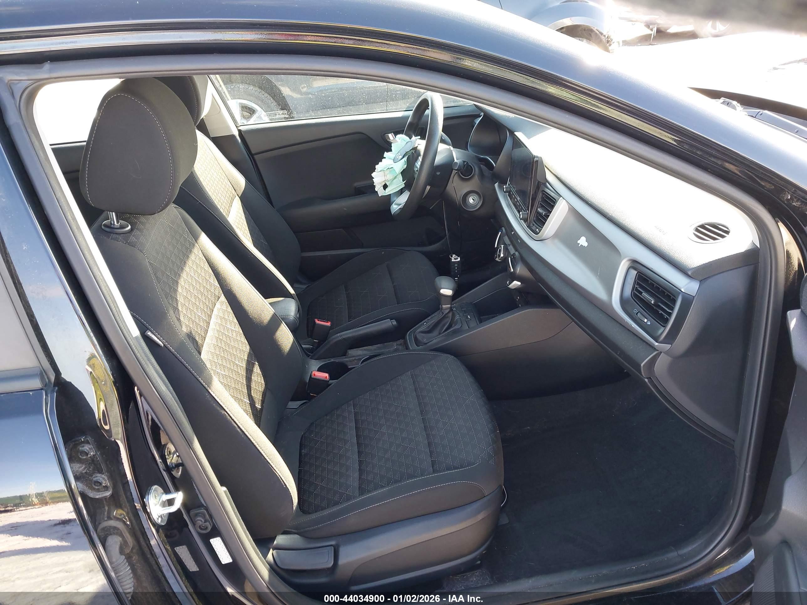 KIA RIO image 5