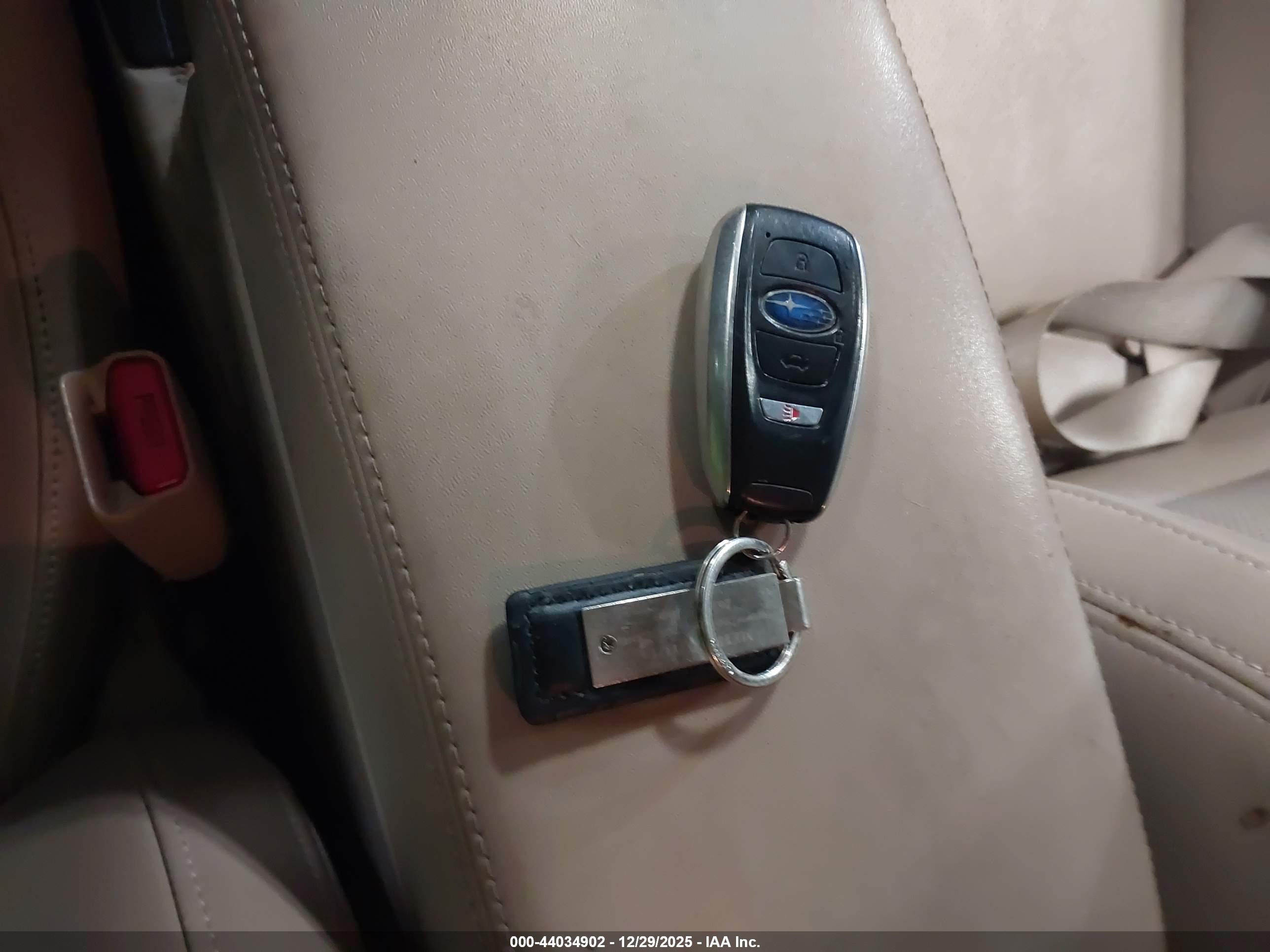 SUBARU OUTBACK image 11