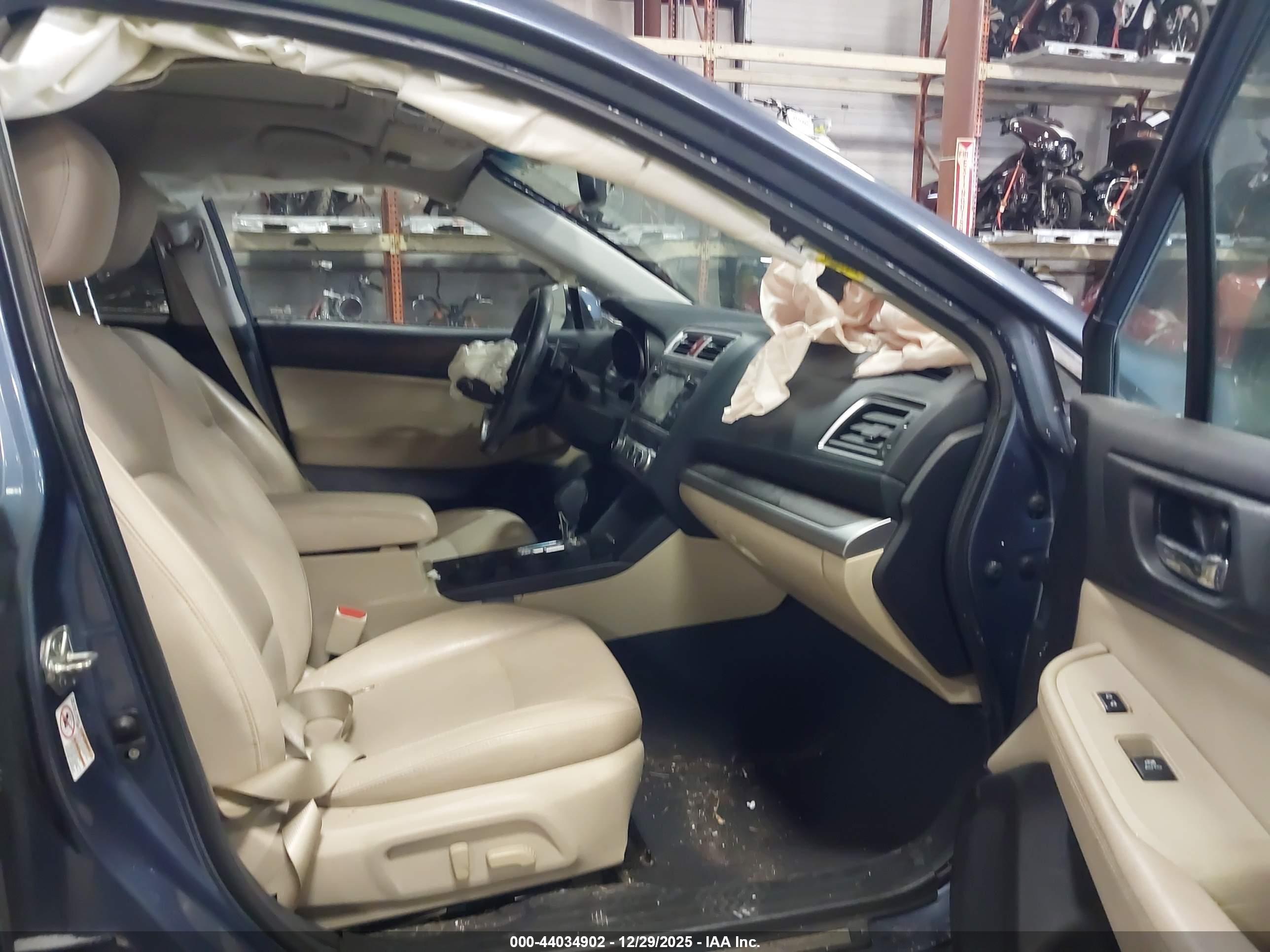 SUBARU OUTBACK image 5