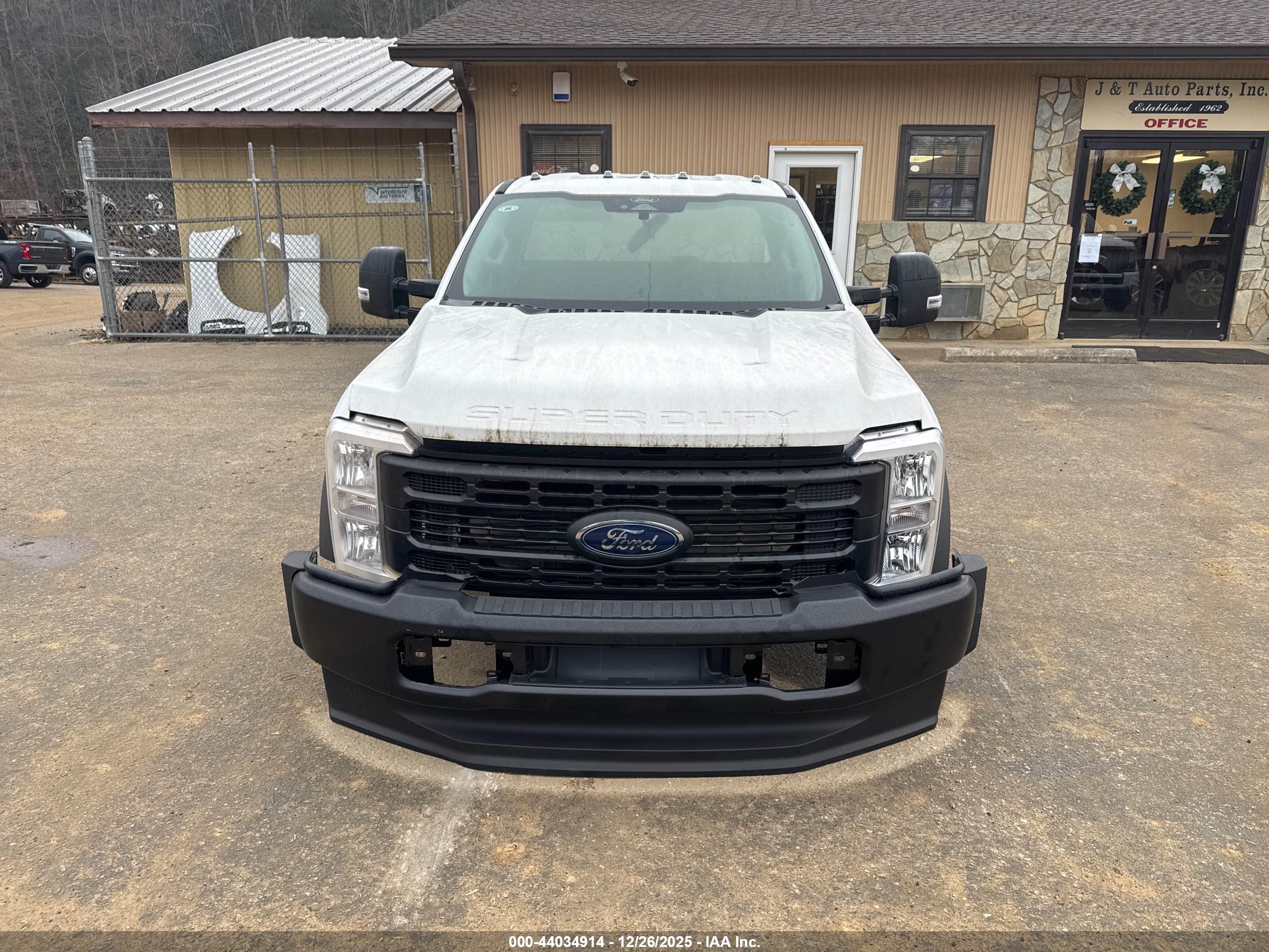 FORD F-550 image 8