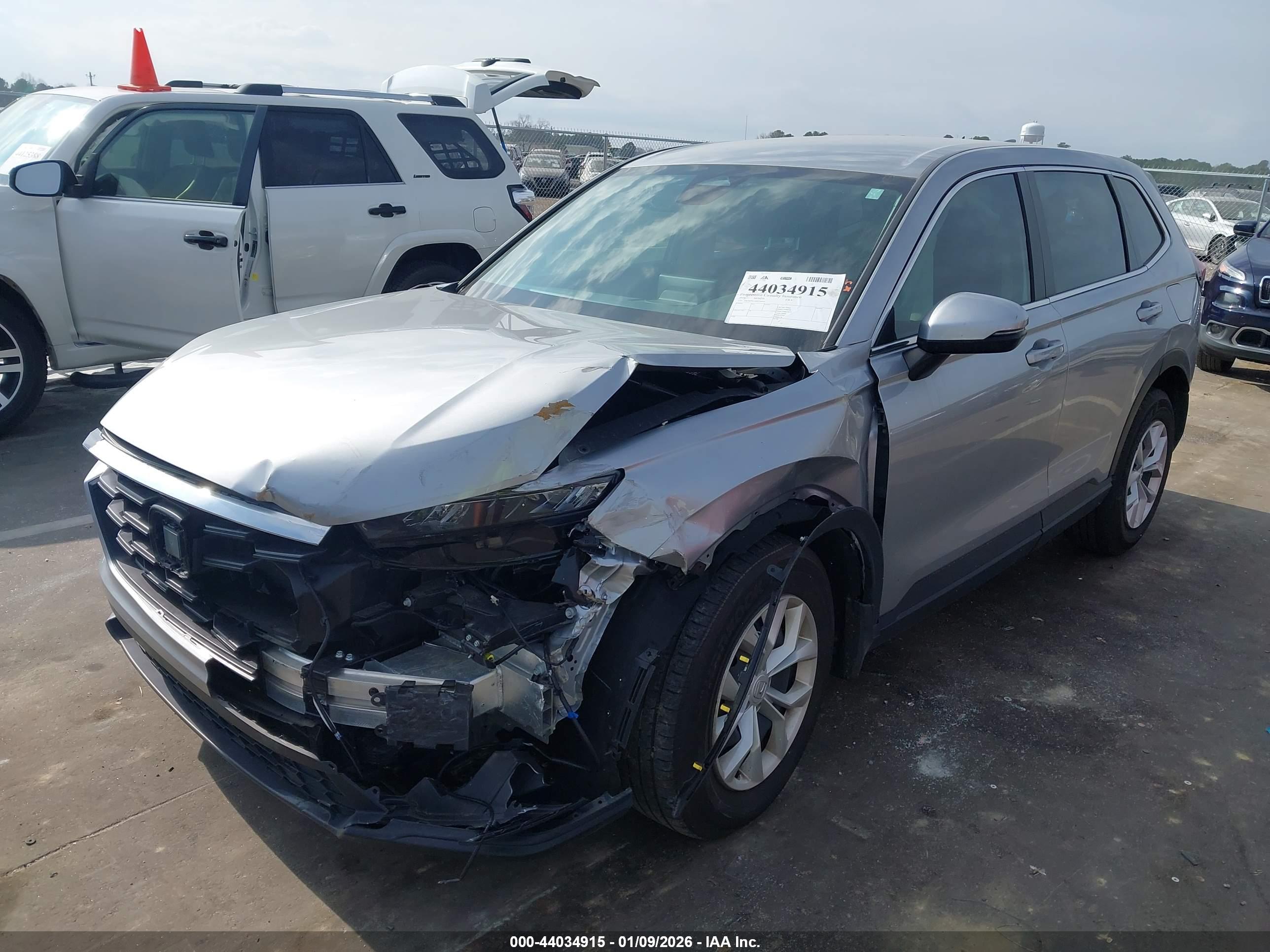 HONDA CR-V image 2