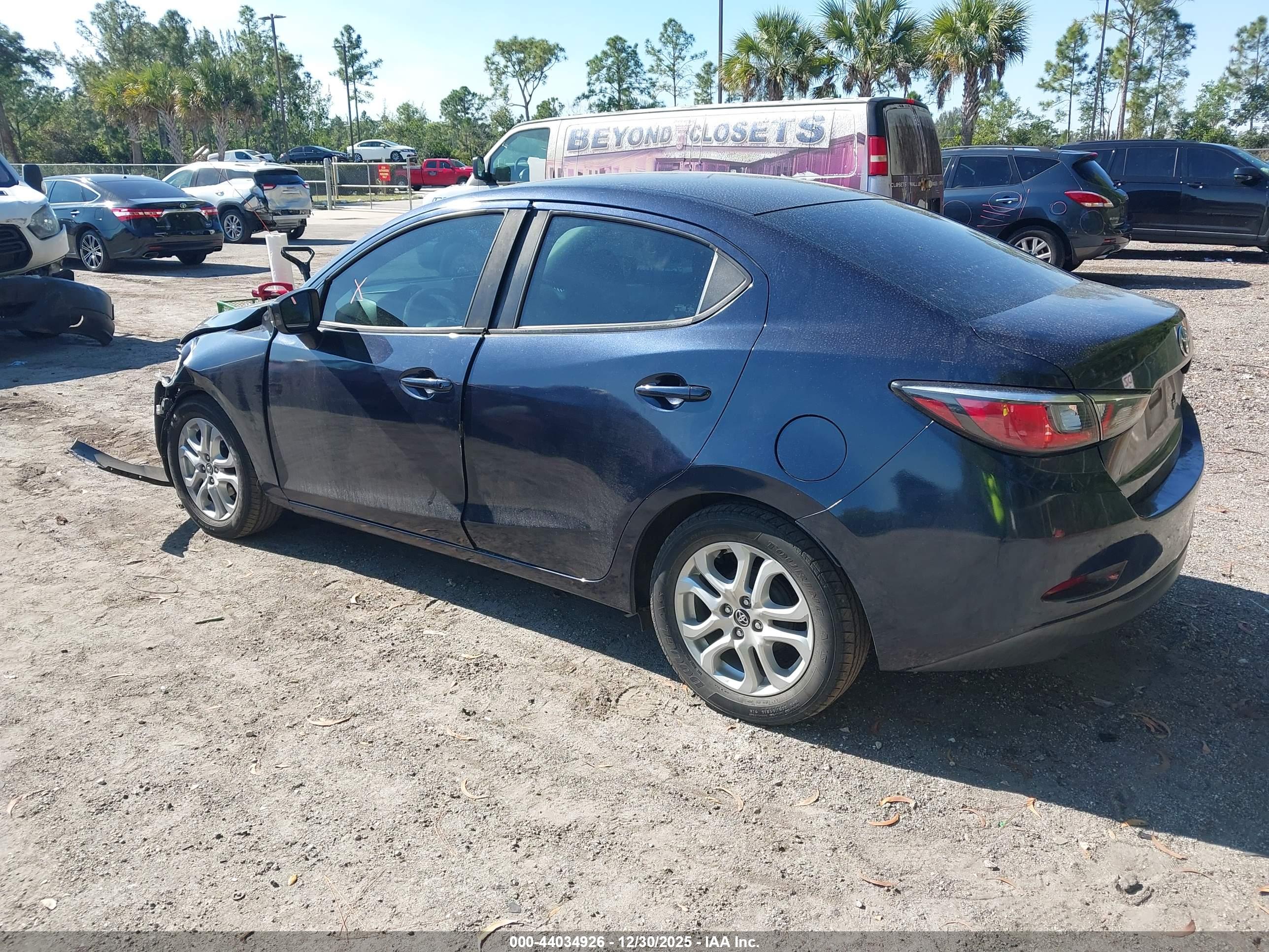 TOYOTA YARIS image 3