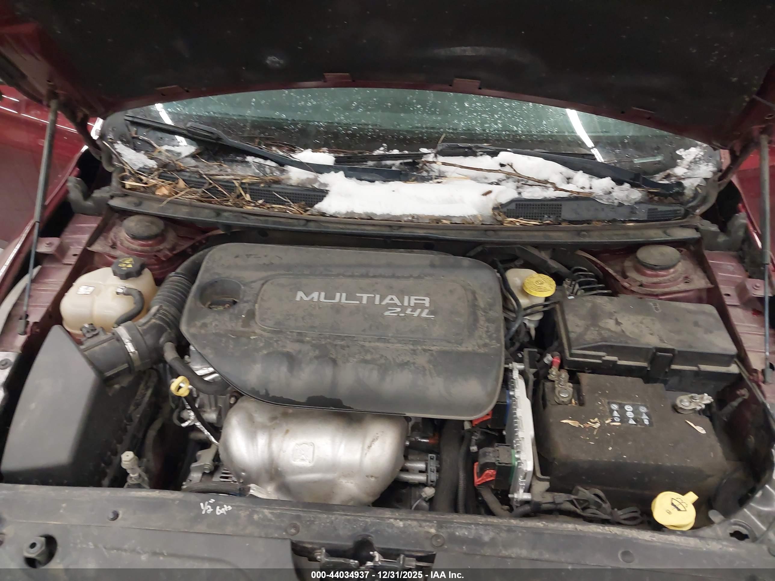 CHRYSLER 200 image 10