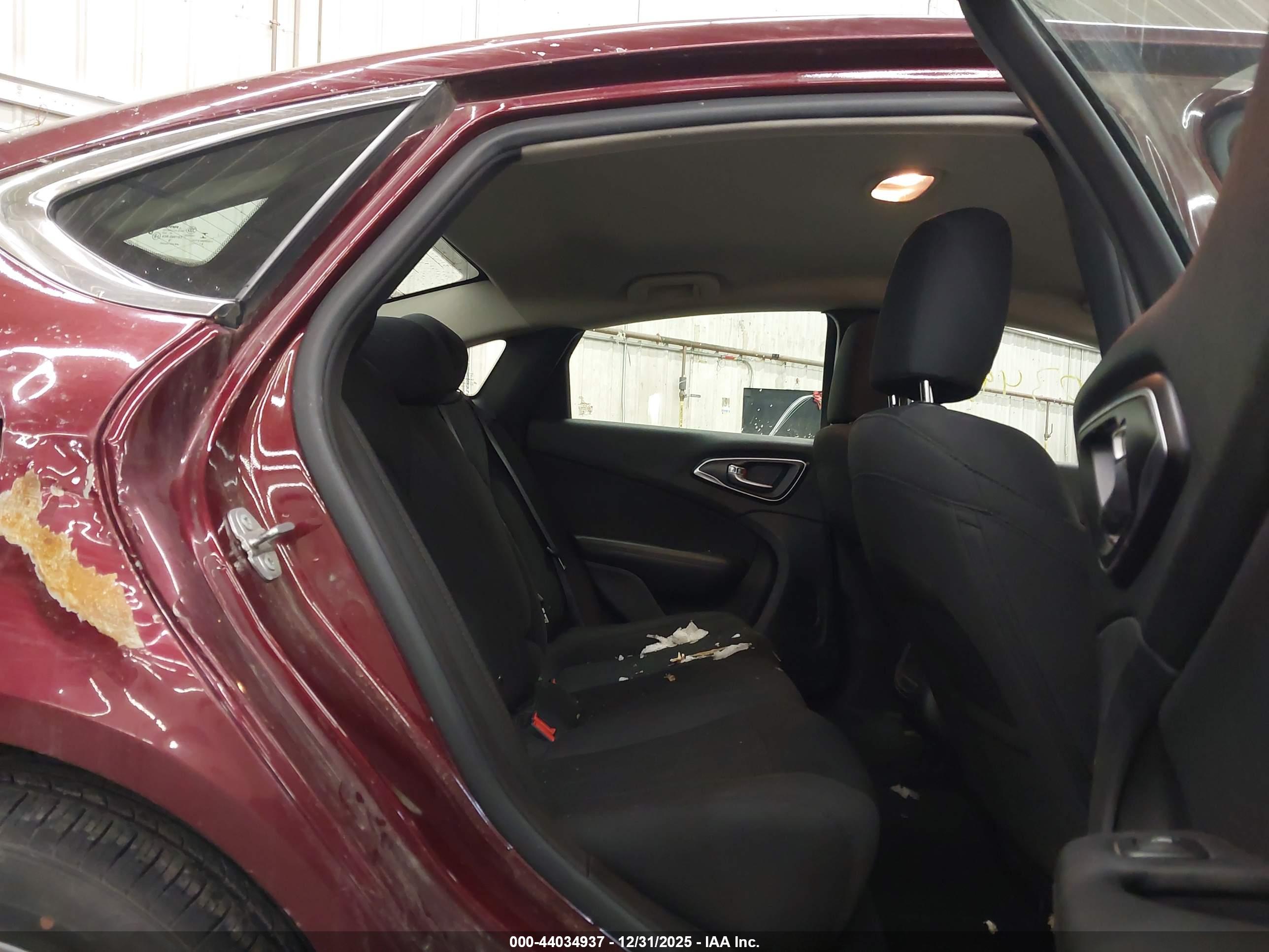 CHRYSLER 200 image 8
