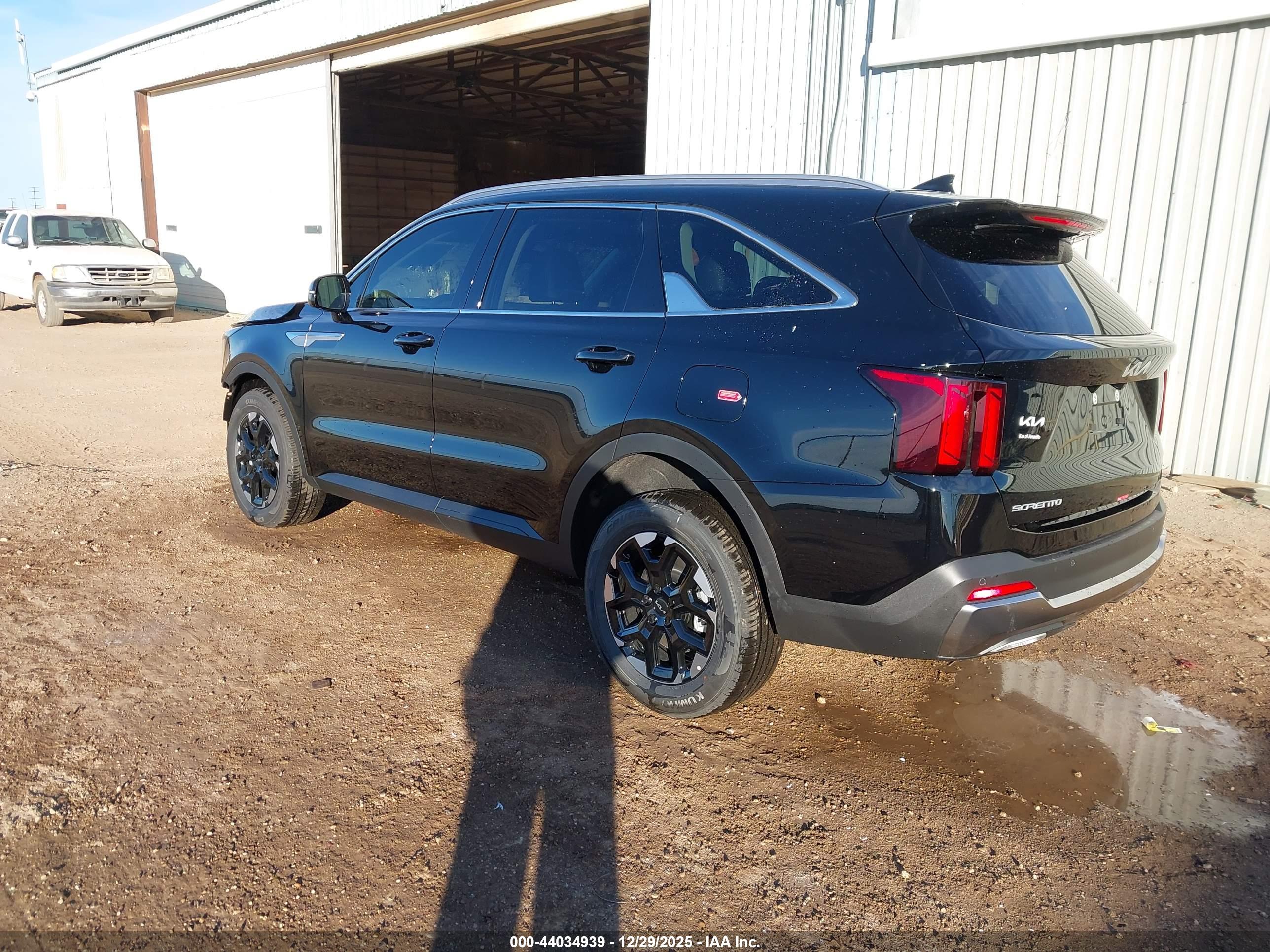 KIA SORENTO image 3