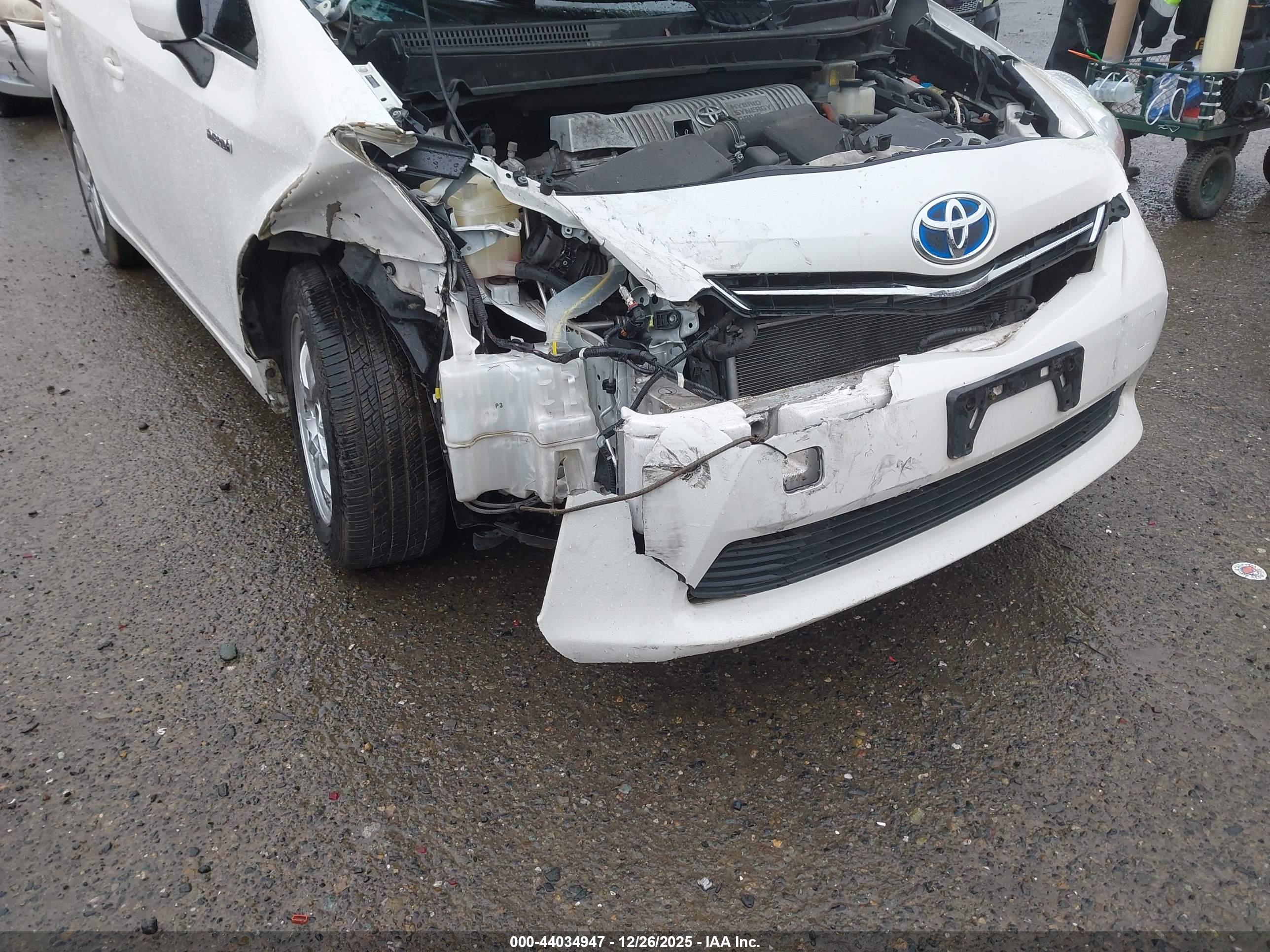 TOYOTA PRIUS image 6