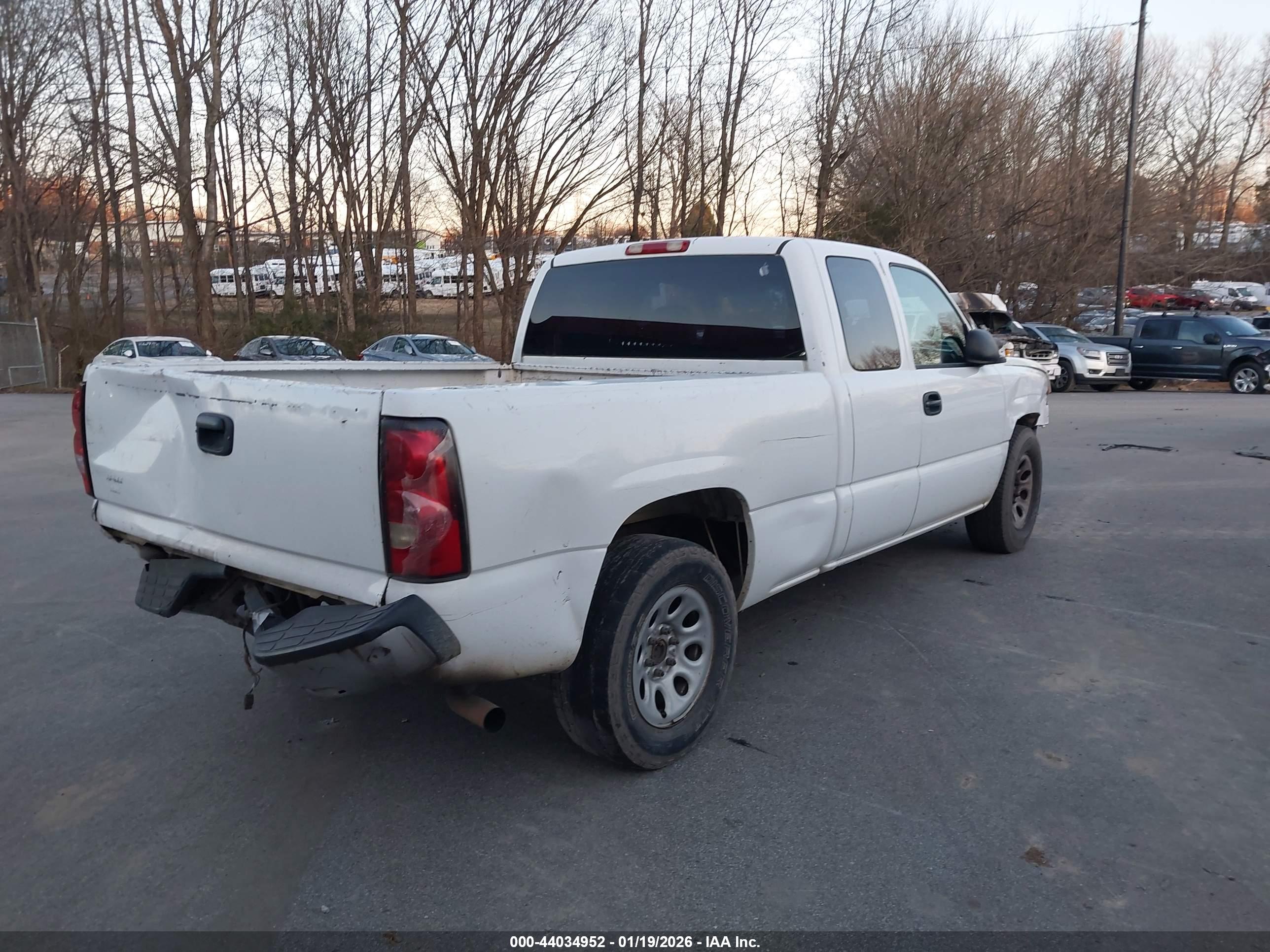 CHEVROLET SILVERADO image 4