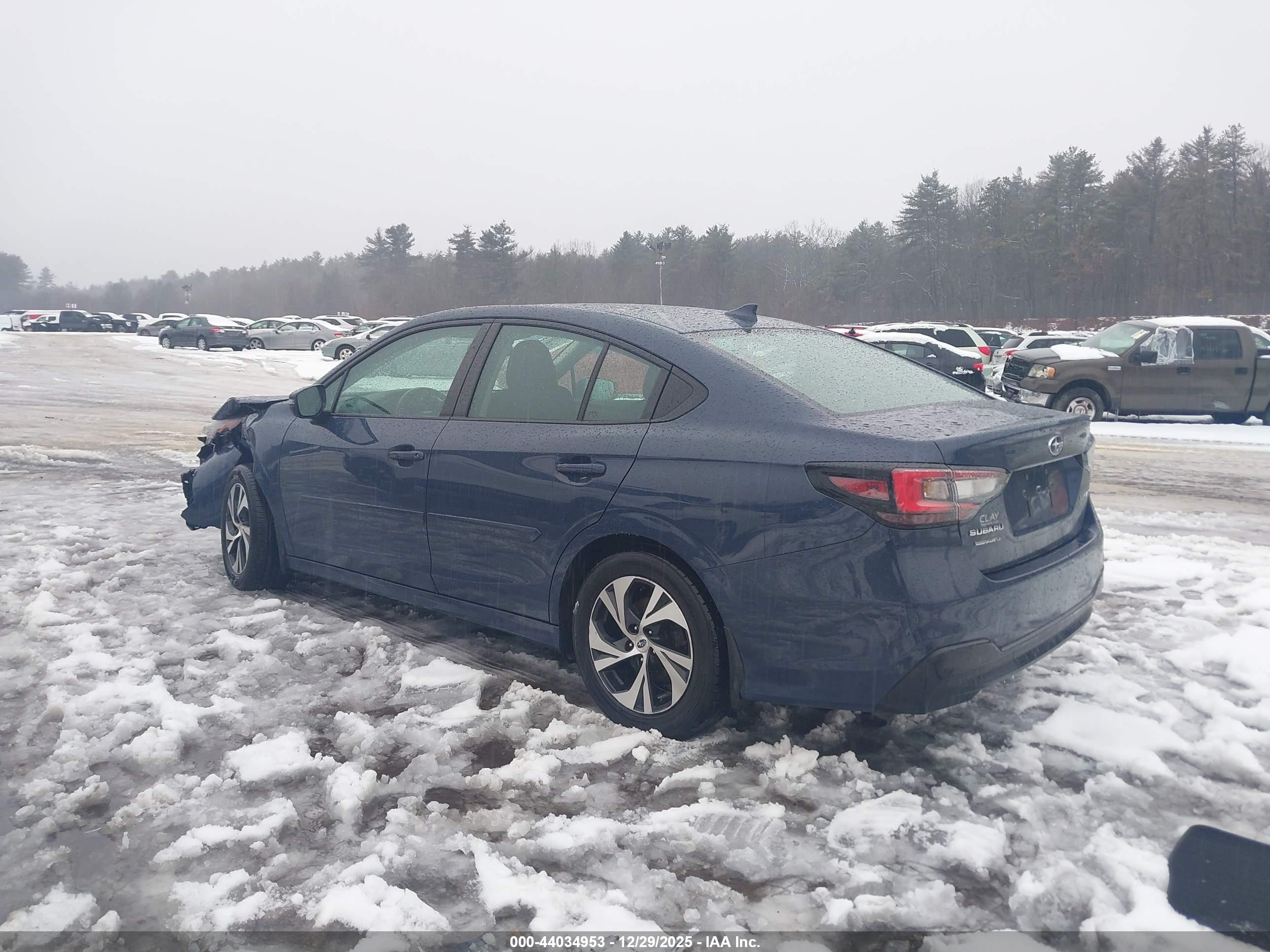 SUBARU LEGACY image 3