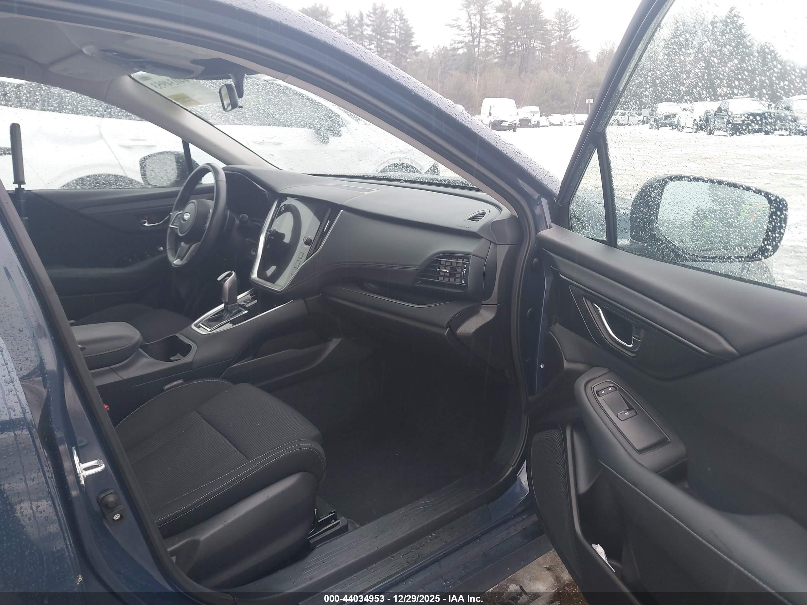 SUBARU LEGACY image 5