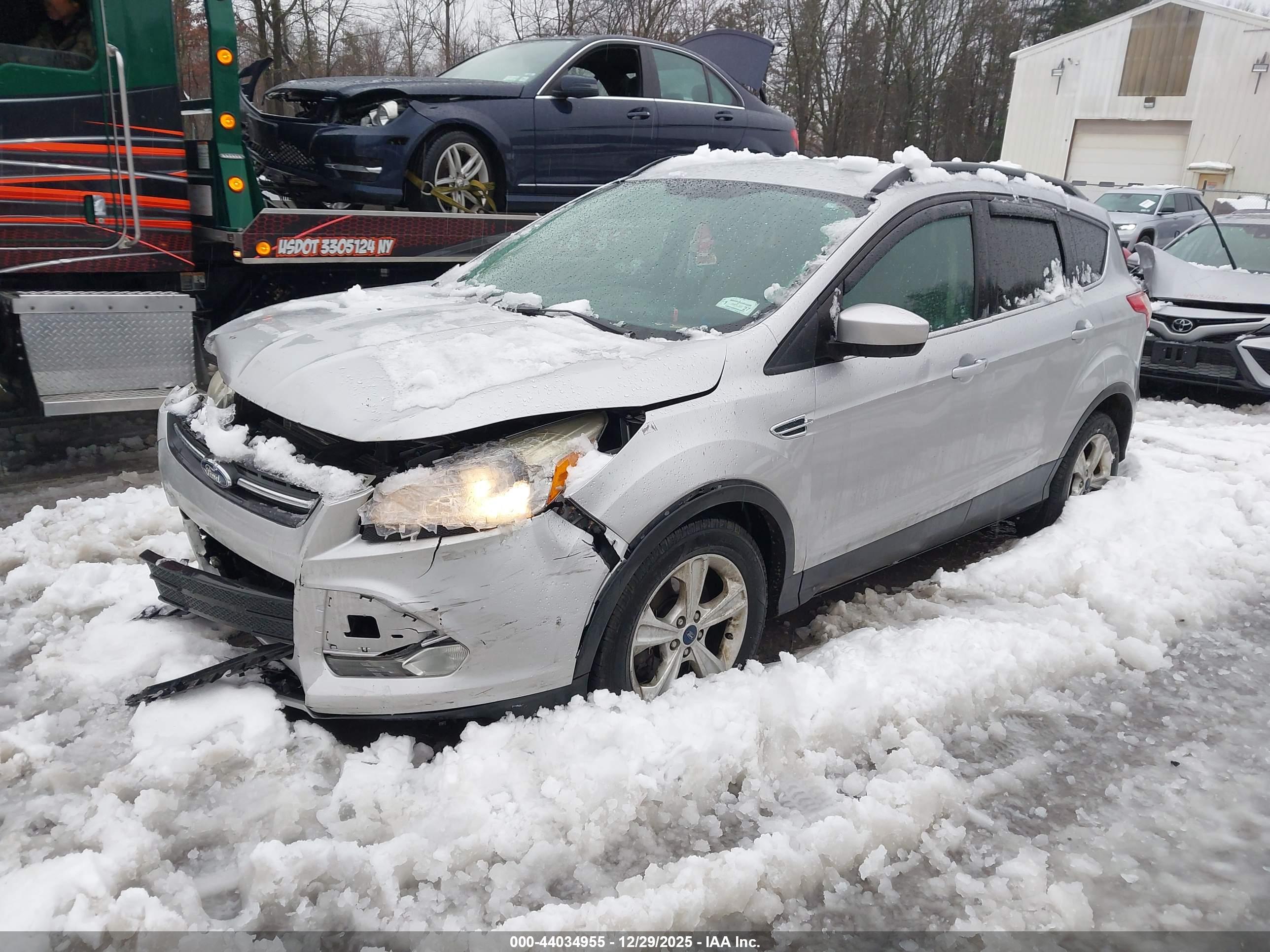 FORD ESCAPE image 2