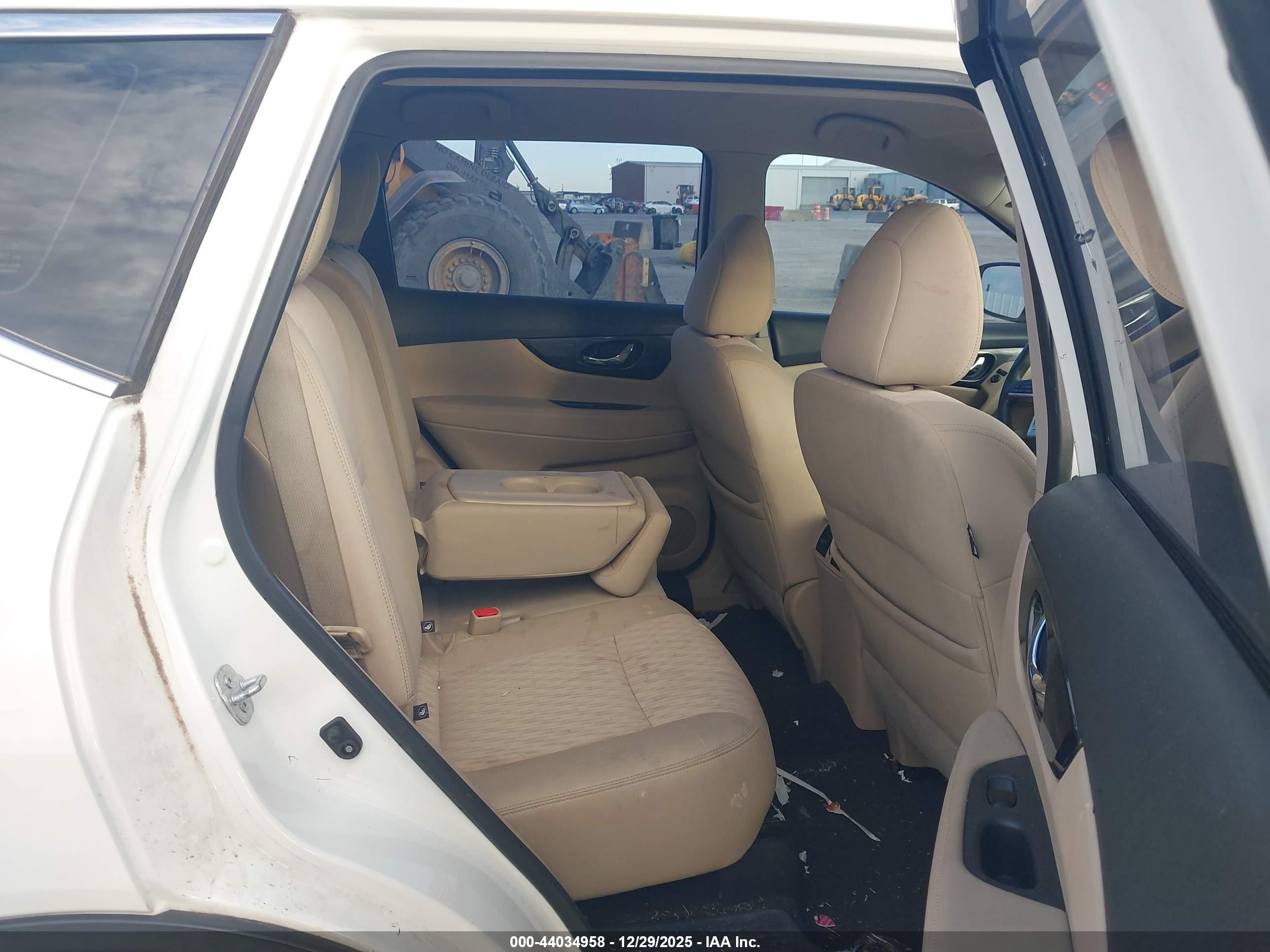 NISSAN ROGUE image 8